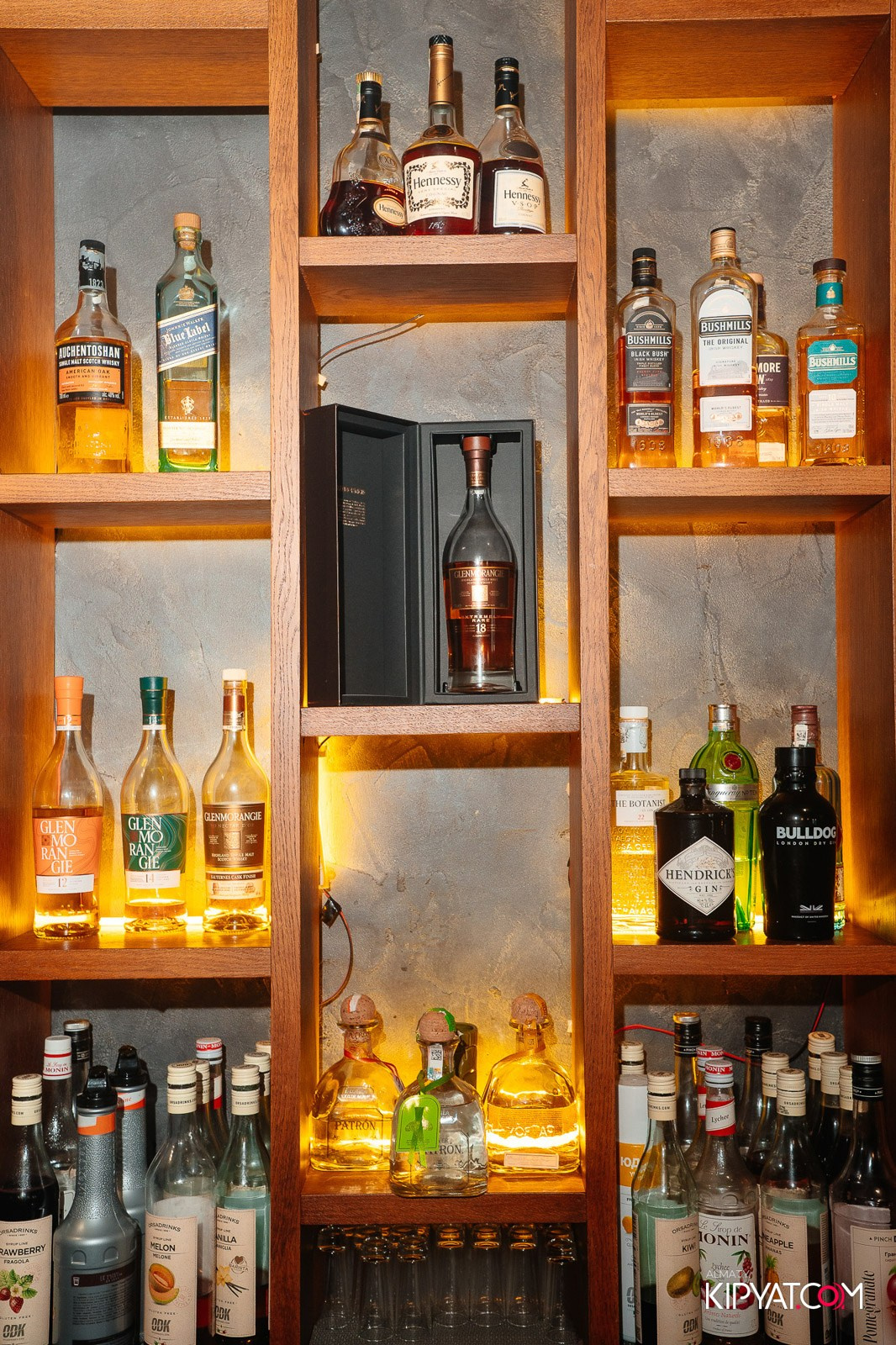 LAUREATE GRAND CAFÉ. КИПЯТКОМ АЛМАТЫ!