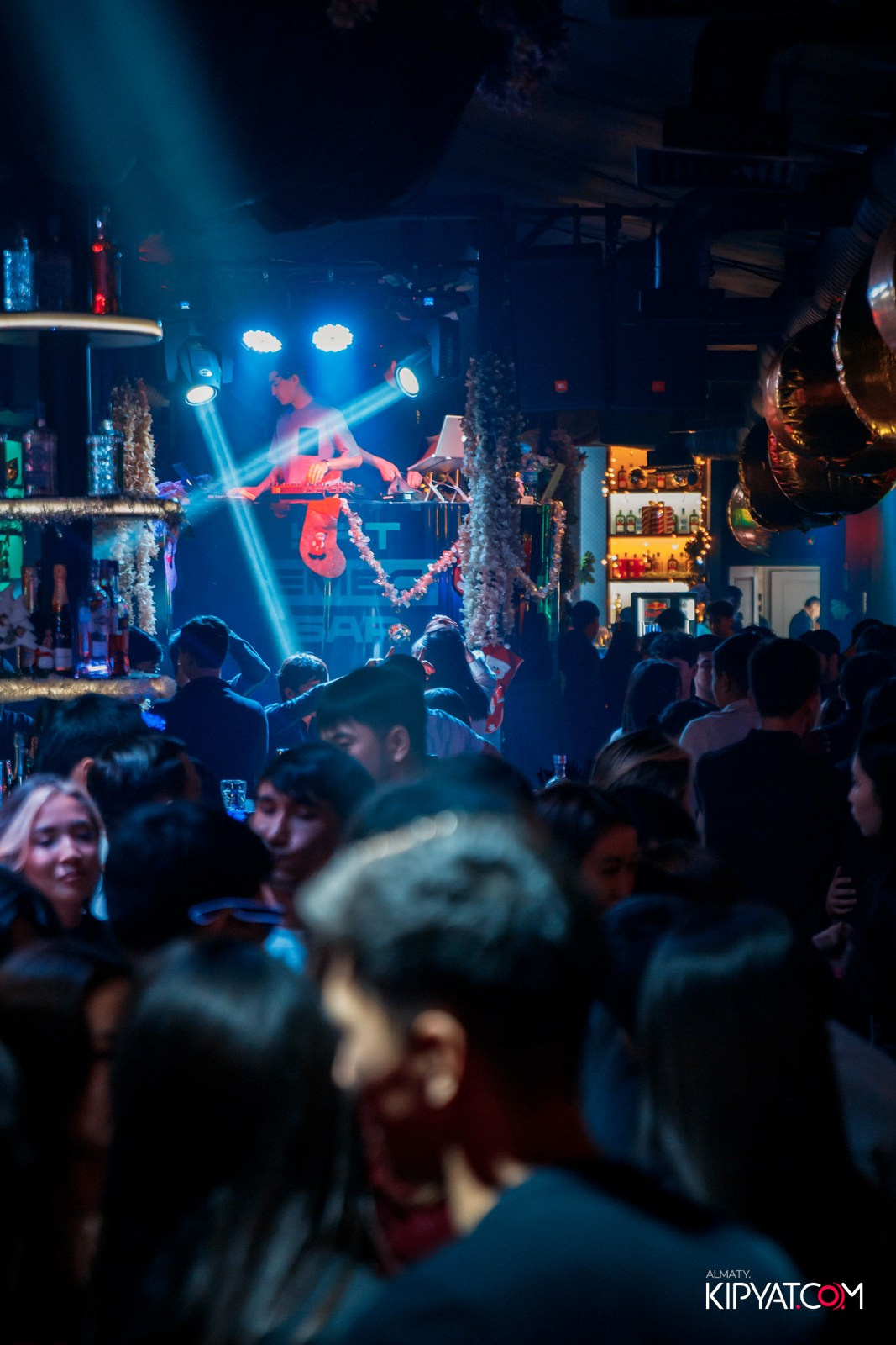 UYAT EMES BAR. КИПЯТКОМ АЛМАТЫ!