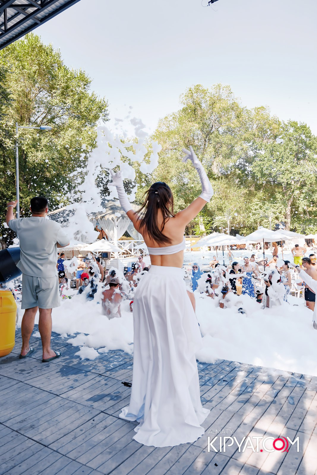 ПЕННАЯ ВЕЧЕРИНКА/ДЫМОВОЕ ШОУ/БАССЕЙН DELIGHT POOL. КИПЯТКОМ АЛМАТЫ!