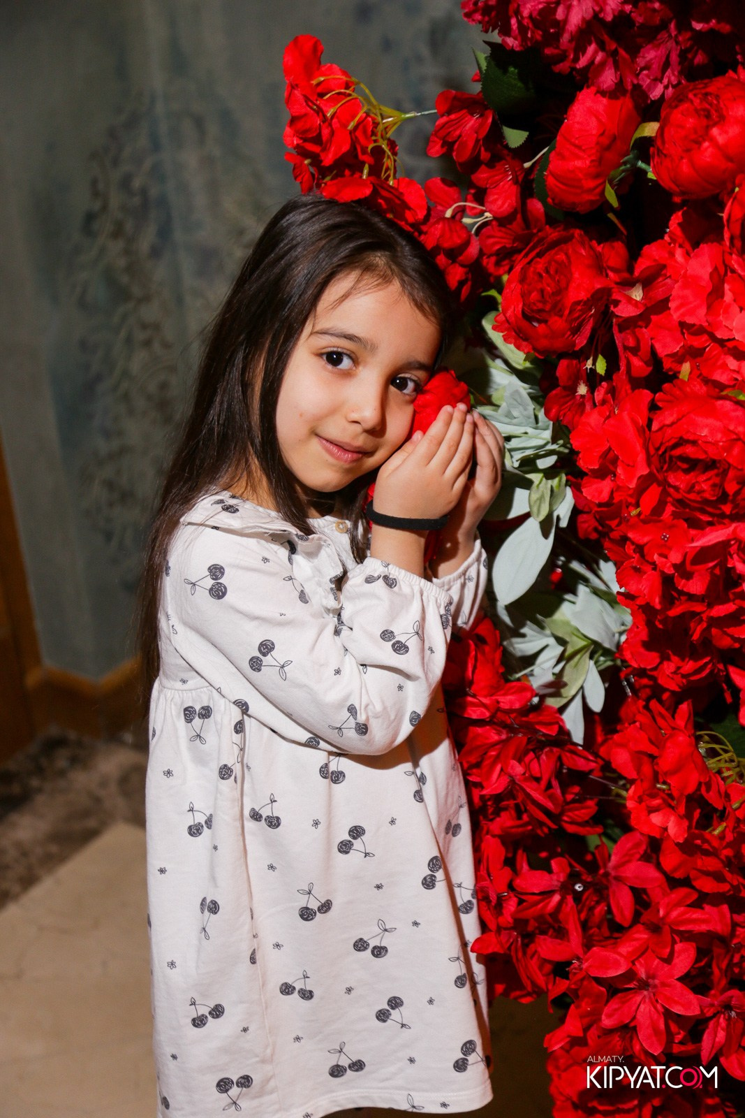 РЕСТОРАН ALAZANI НА КАБАНБАЙ БАТЫРА. КИПЯТКОМ АЛМАТЫ!