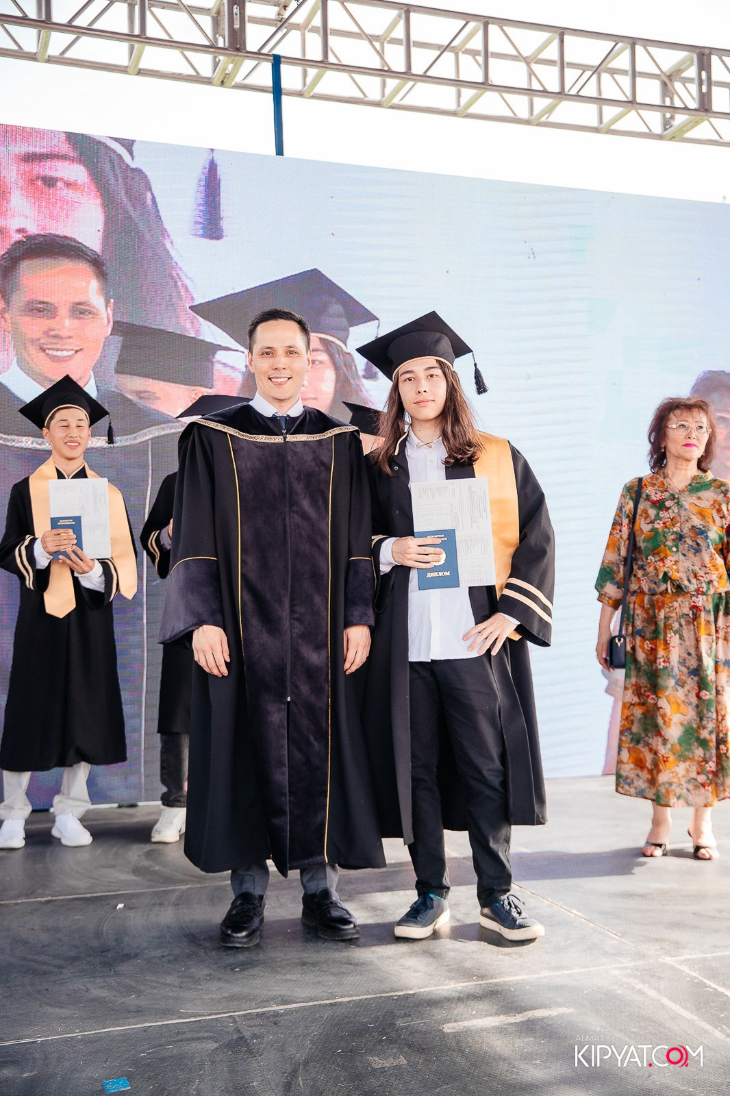 ВРУЧЕНИЕ ДИПЛОМОВ — НАРХОЗ КОЛЛЕДЖ. Part 3. КИПЯТКОМ АЛМАТЫ!