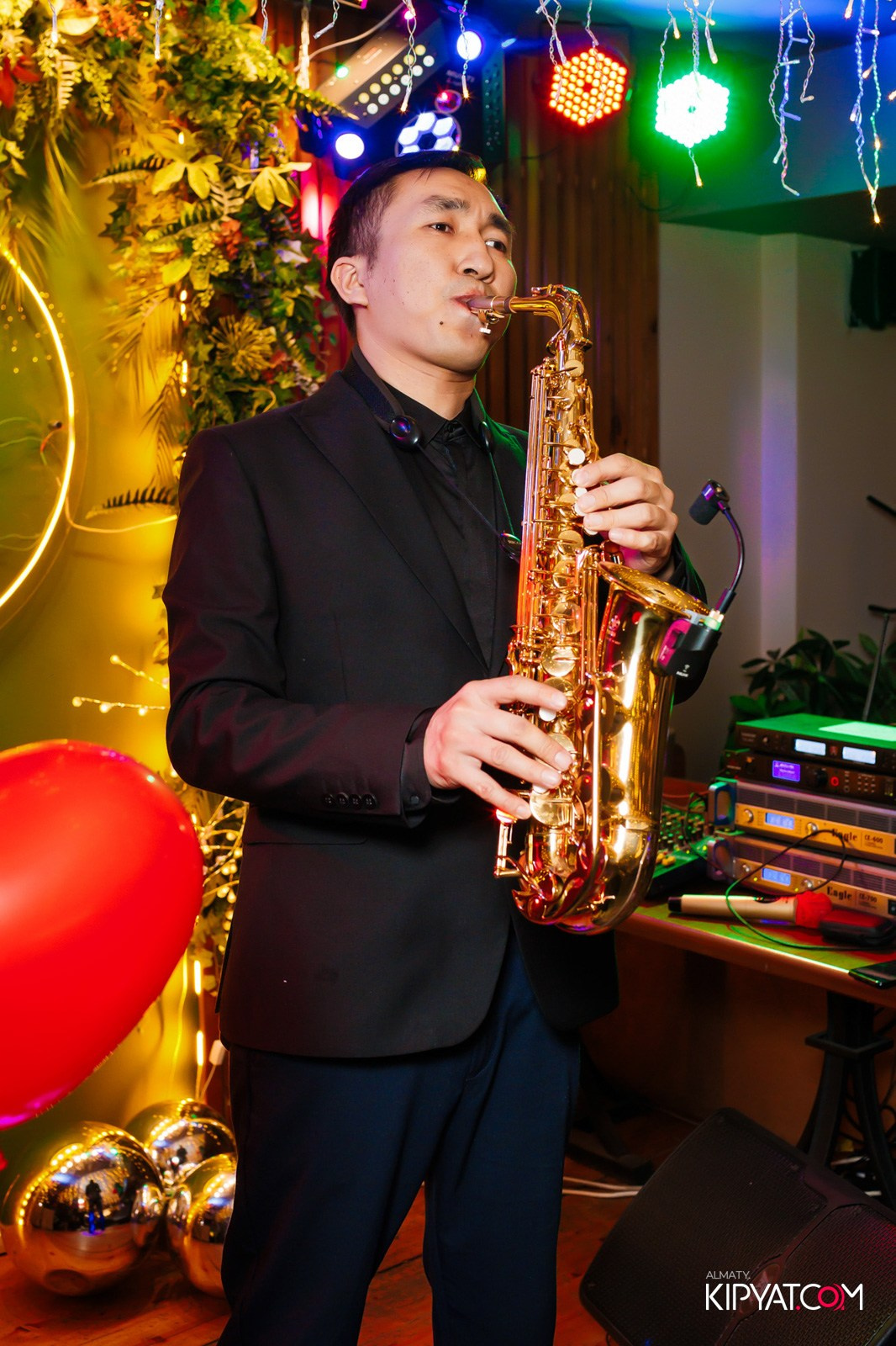 LIFE GRILL CAFE. КИПЯТКОМ АЛМАТЫ!