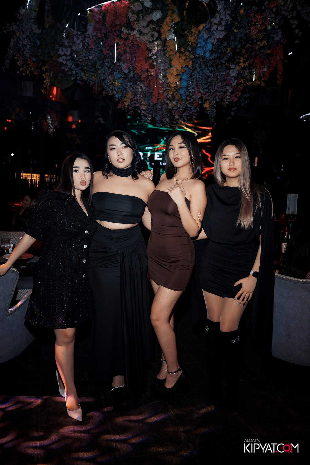 FRIENDS BAR & TERRACE. КИПЯТКОМ АЛМАТЫ! Фотосъемка мероприятий в Алматы