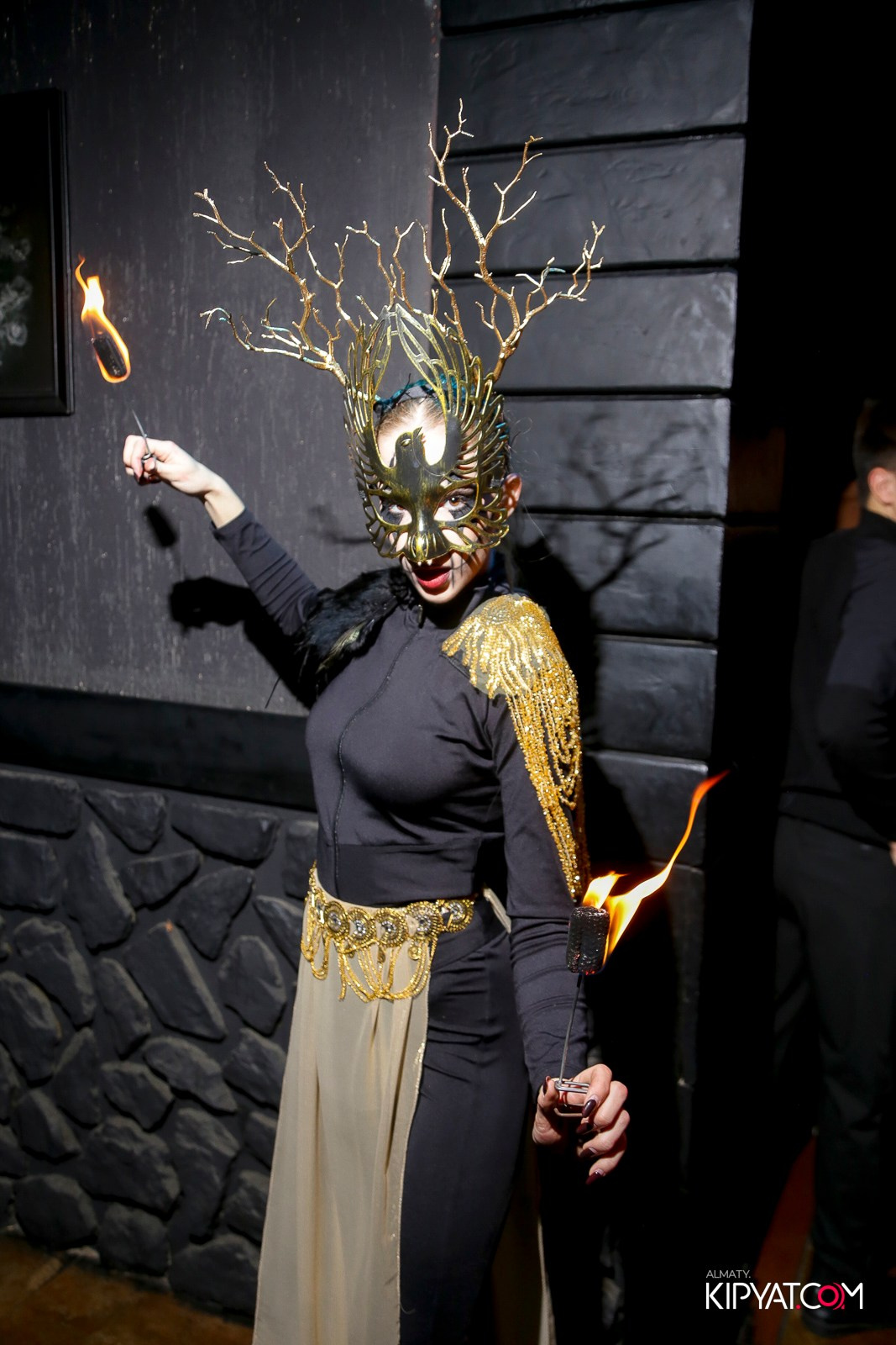 ARAGOSTA ДИСКО-БАР. КИПЯТКОМ АЛМАТЫ!