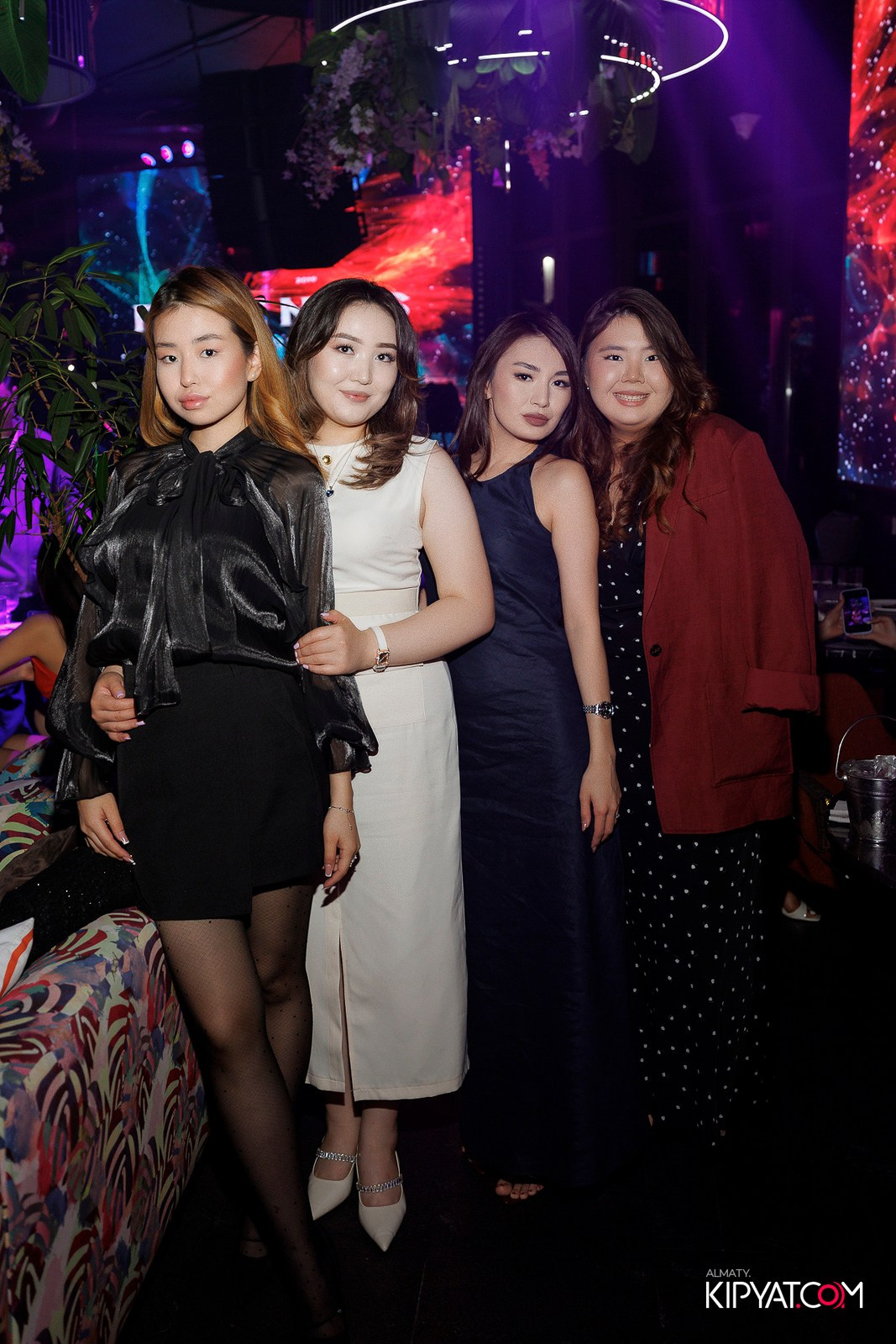 FRIENDS BAR & TERRACE. КИПЯТКОМ АЛМАТЫ! Фотосъемка мероприятий в Алматы