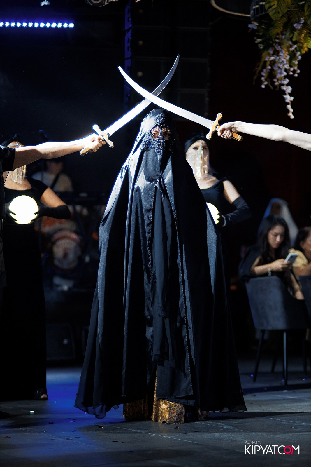 FRIENDS BAR & TERRACE. КИПЯТКОМ АЛМАТЫ!