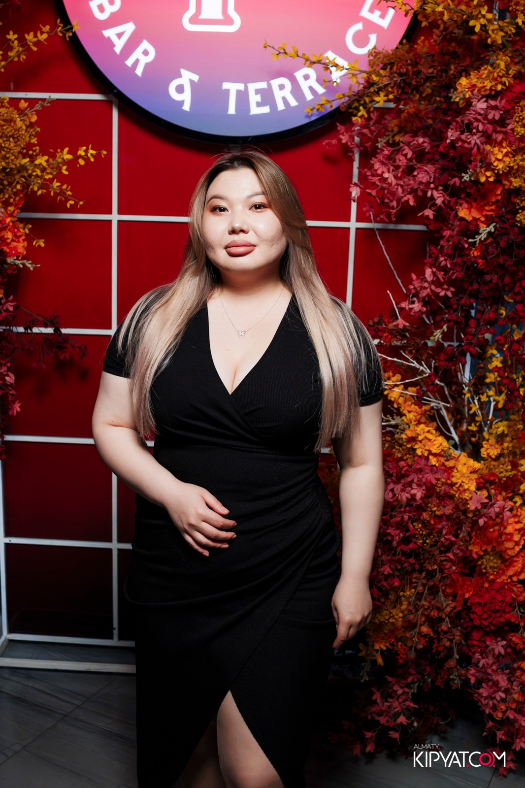 FRIENDS BAR & TERRACE. КИПЯТКОМ АЛМАТЫ!