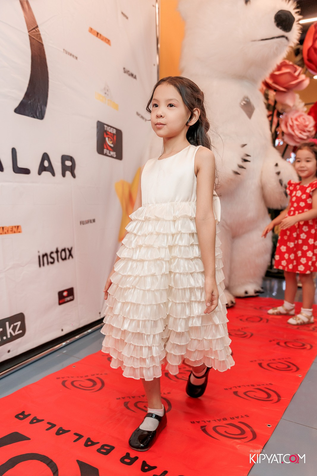 ПРЕЗЕНТАЦИЯ 10 ГРУППЫ КИНОПРОЕКТА STARBALALAR. КИПЯТКОМ АЛМАТЫ!