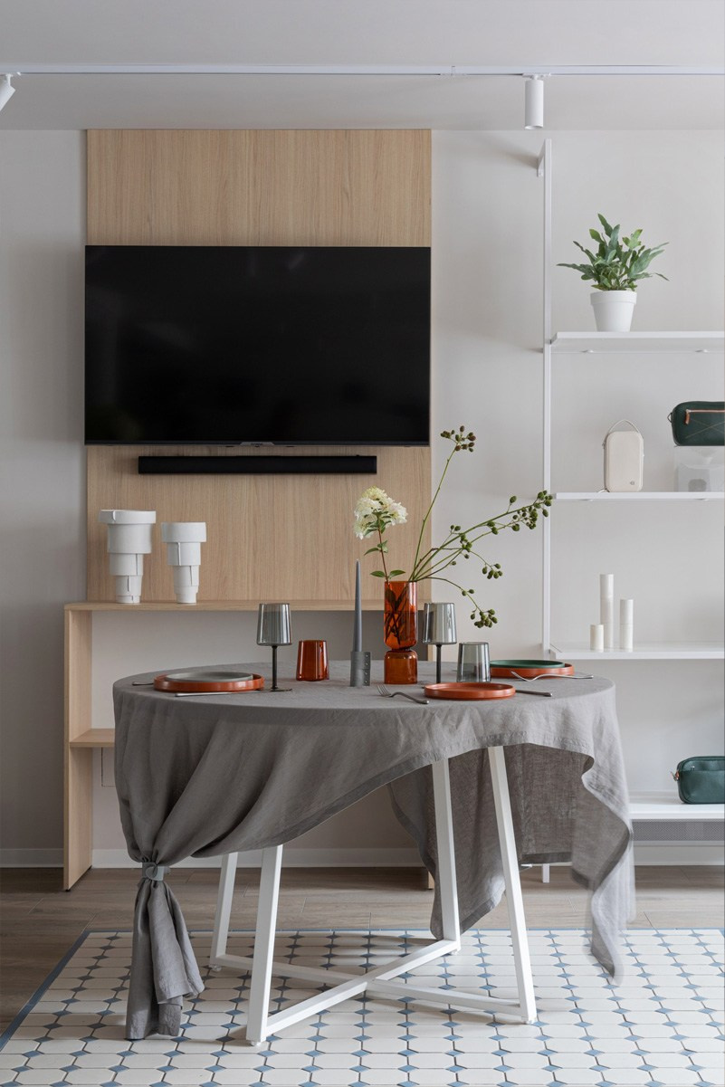 Nizhny Novgorod, Bolshaya Pokrovskaya 9, together with designer Yana Meglitskaya. Olga Goldina architectural interior design, styling and staging