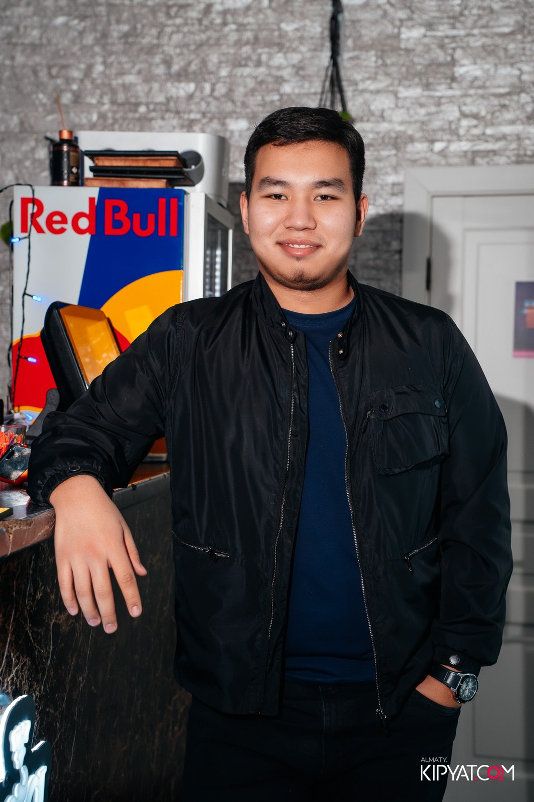 УХО И МЕДВЕДЬ НА ГАГАРИНА. КИПЯТКОМ АЛМАТЫ!