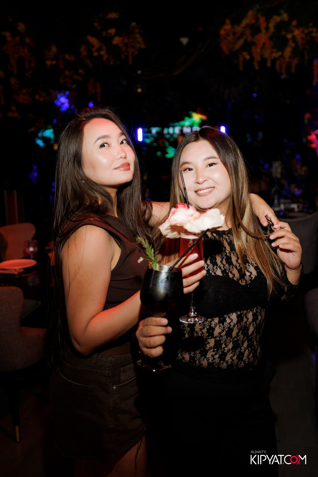 FRIENDS BAR & TERRACE. КИПЯТКОМ АЛМАТЫ! Фотосъемка мероприятий в Алматы