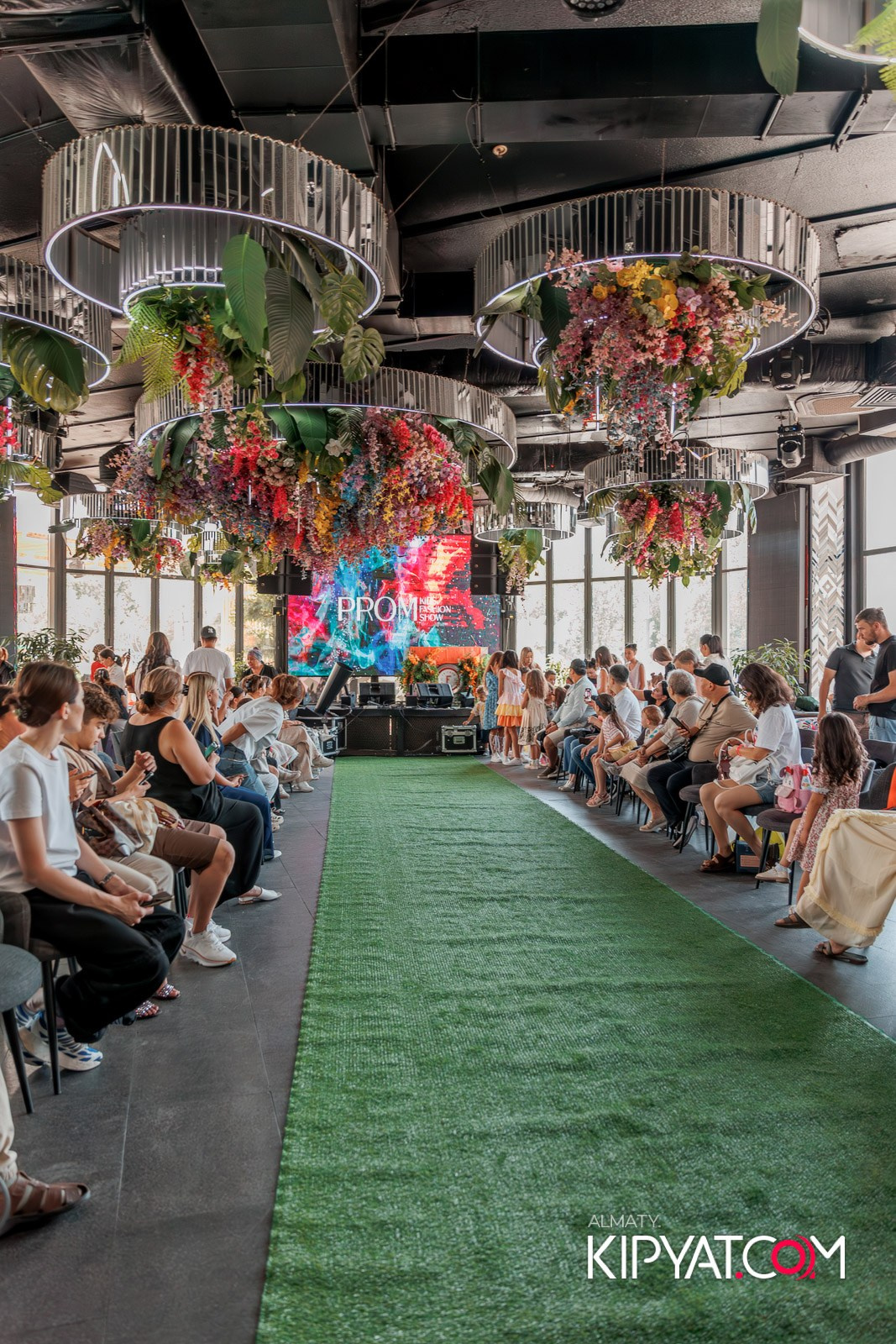 PROM KIDS FASHION SHOW. КИПЯТКОМ АЛМАТЫ!