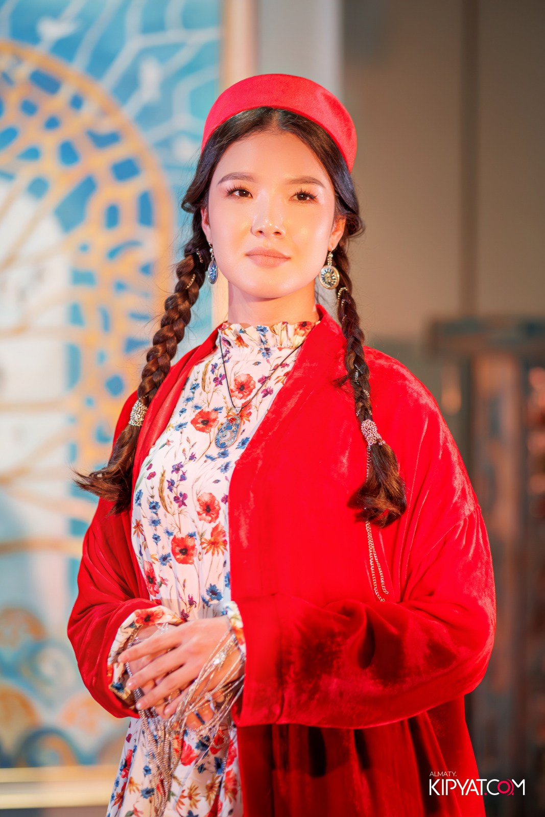 FASHION ПОКАЗ, КАЗАХСКОЙ НАЦИОНАЛЬНОЙ ОДЕЖДЫ. КИПЯТКОМ АЛМАТЫ!