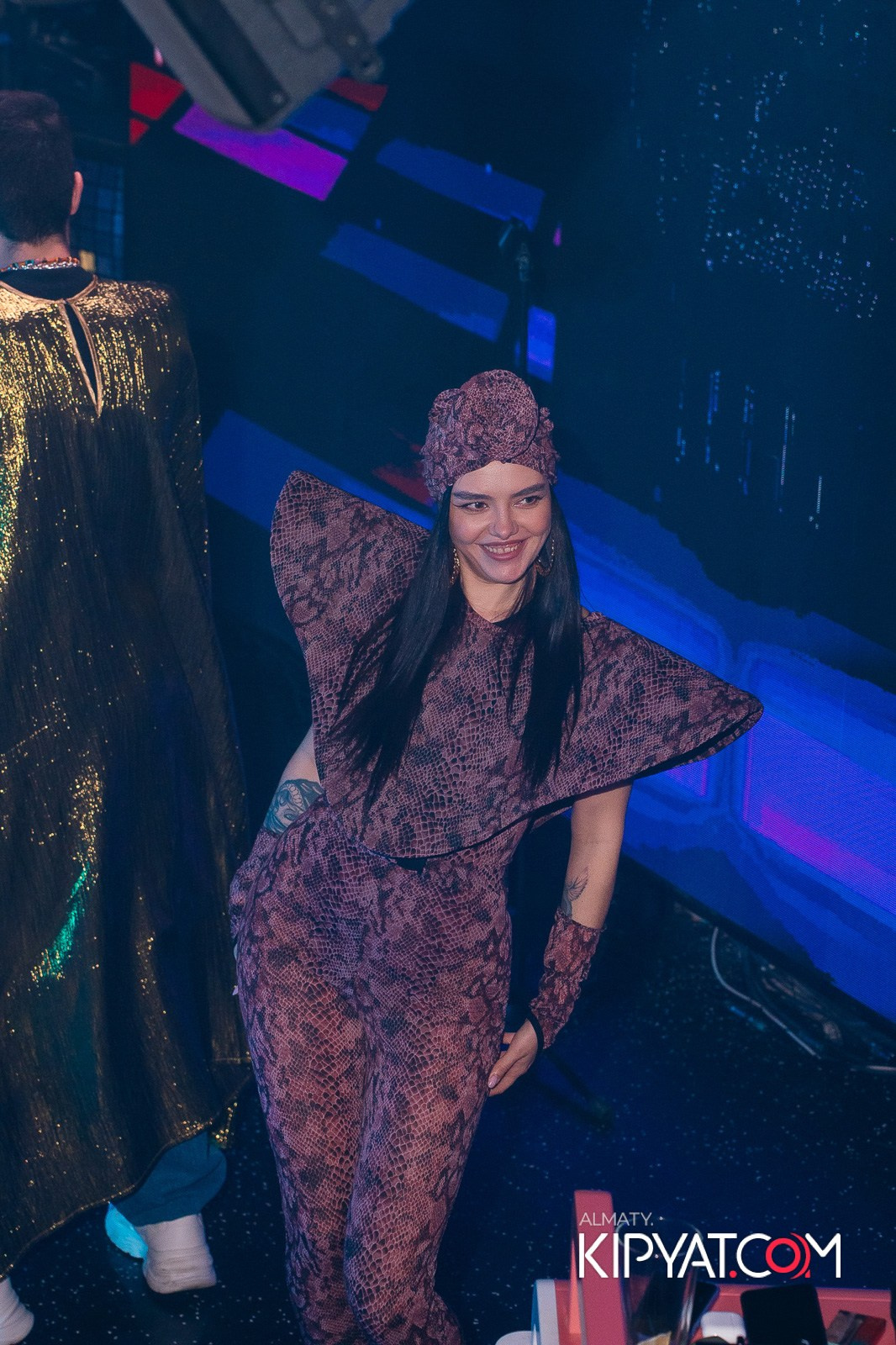 SANTA BARBARA — ВЫСТУПЛЕНИЕ LIZWI. КИПЯТКОМ АЛМАТЫ!