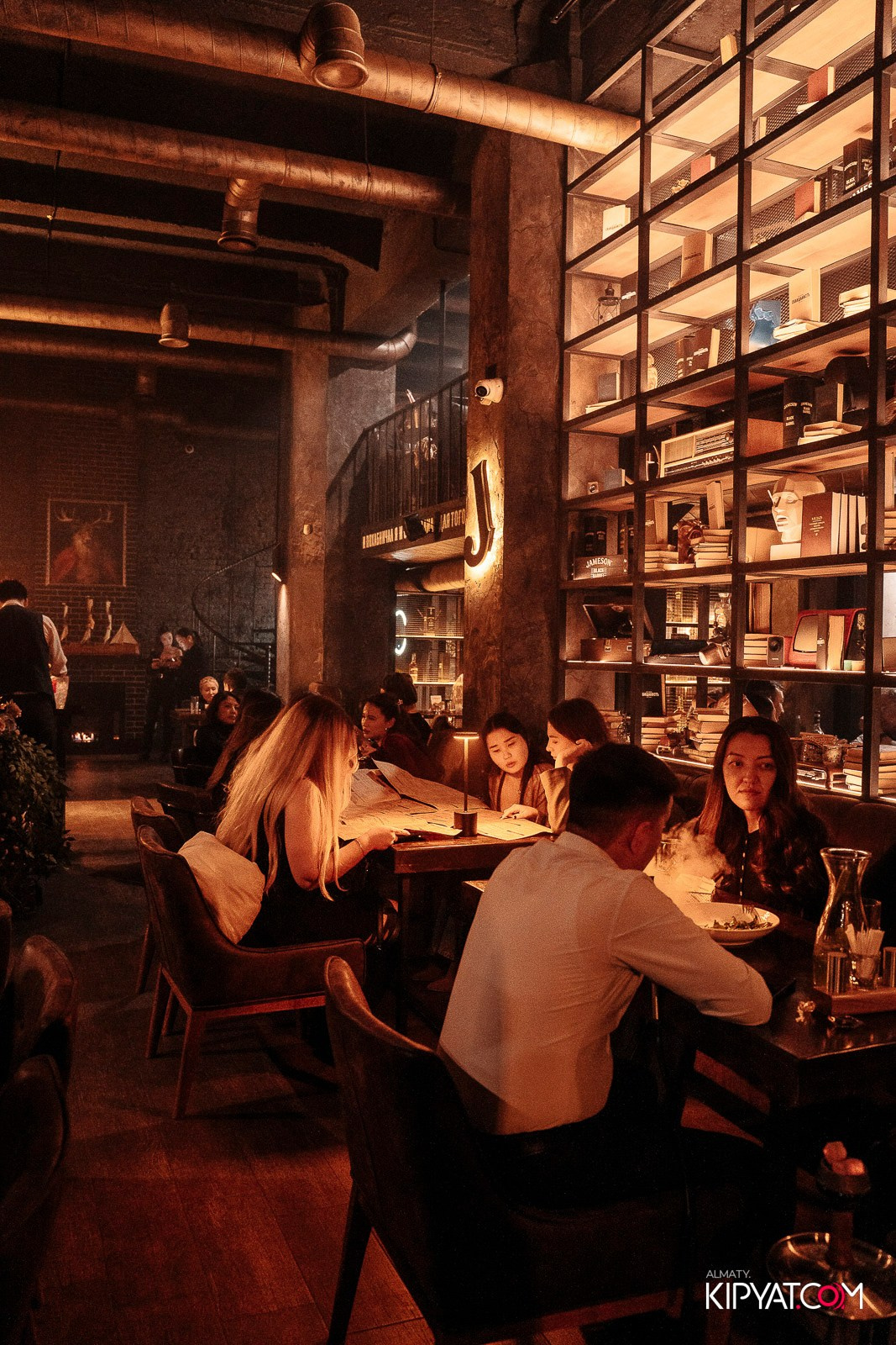 РЕСТО-БАР СКАНДАЛИСТЪ. КИПЯТКОМ АЛМАТЫ! Фотосъемка мероприятий в Алматы