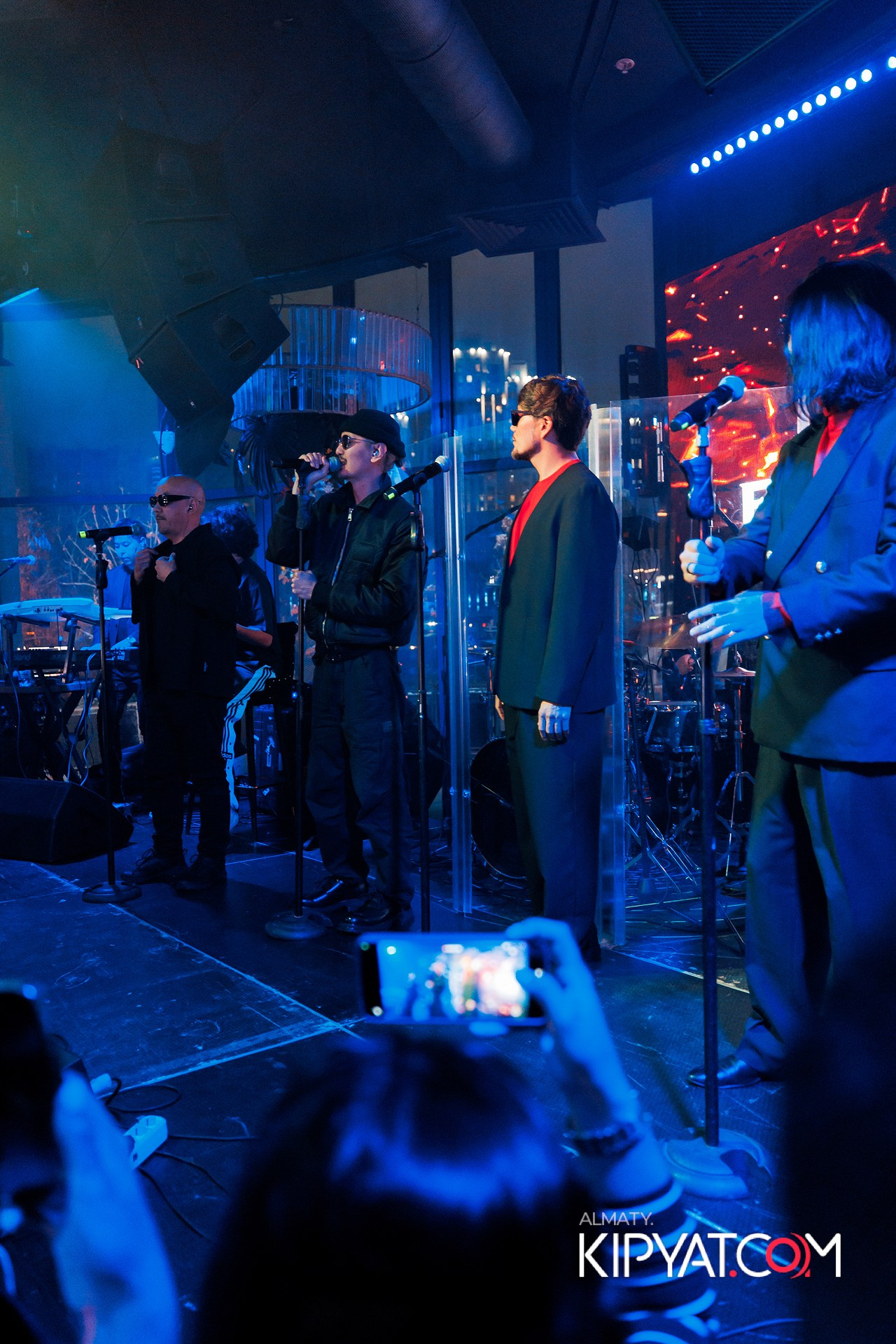 FRIENDS TERRACE & BAR. КИПЯТКОМ АЛМАТЫ!