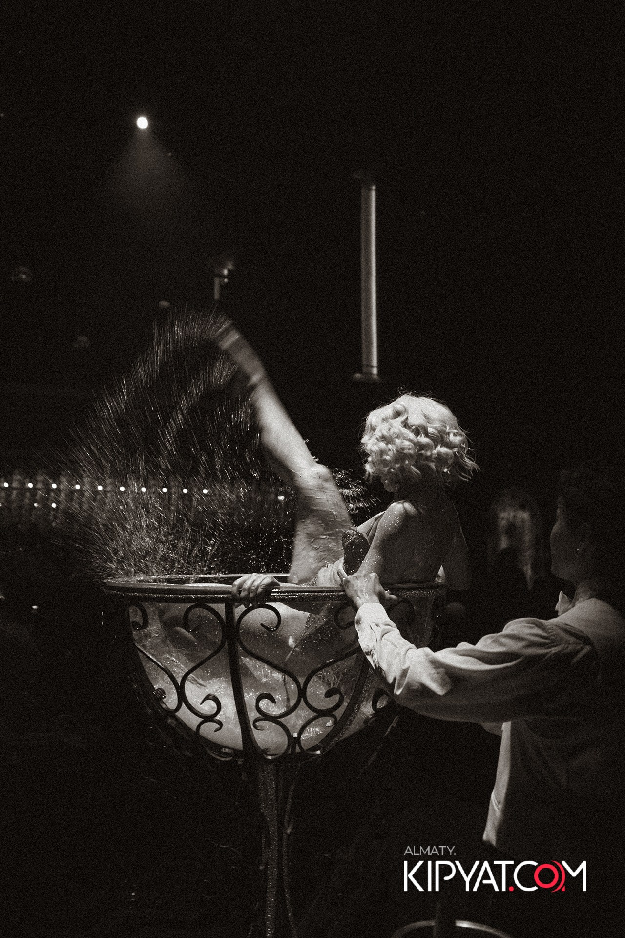 QUEEN. КИПЯТКОМ АЛМАТЫ!