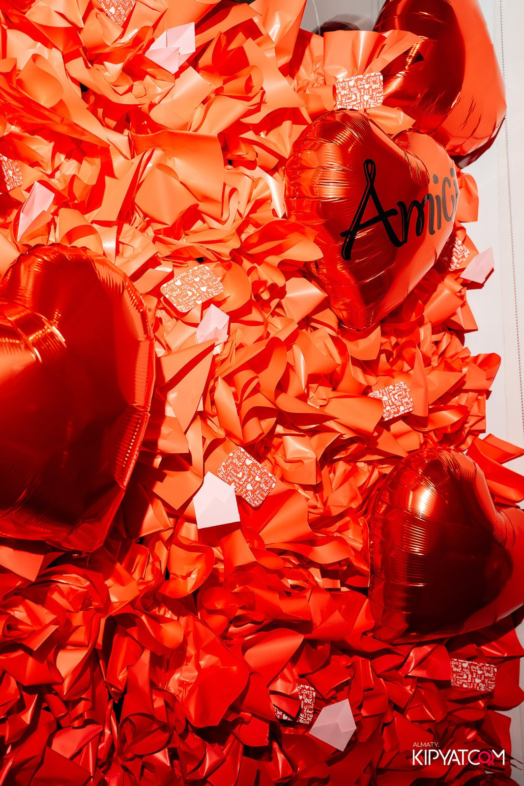 ДЕНЬ СВ.ВАЛЕНТИНА В РЕСТОРАНЕ AMICI. КИПЯТКОМ АЛМАТЫ!