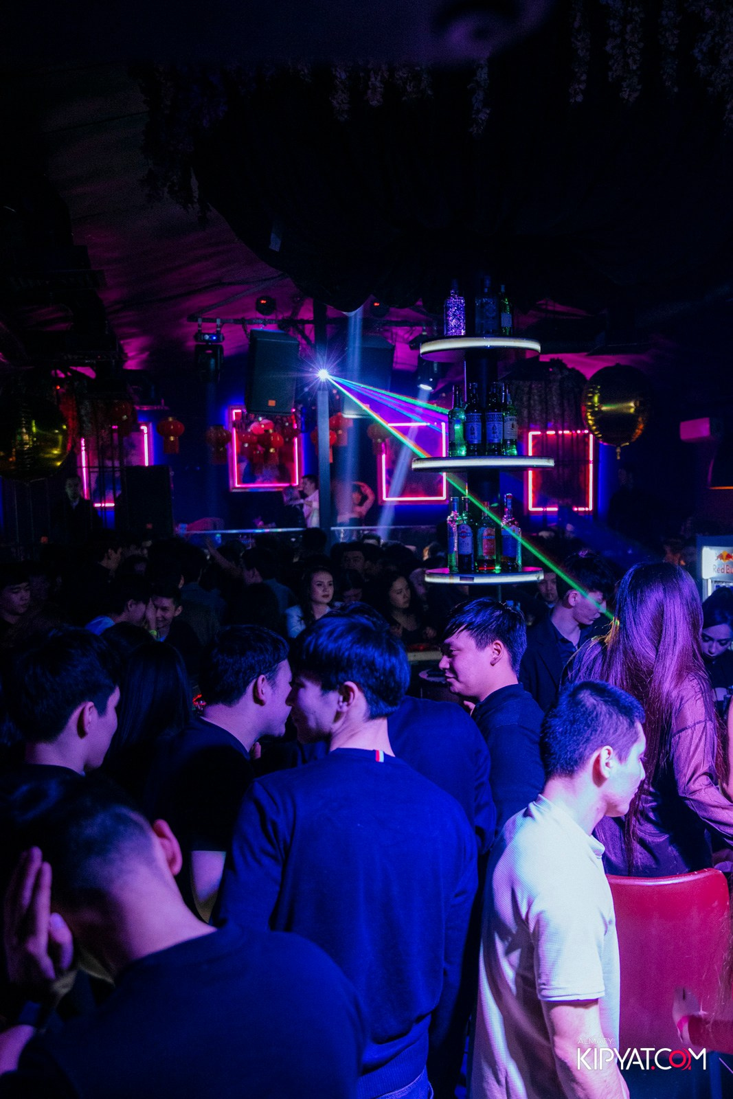 UYAT EMES BAR. КИПЯТКОМ АЛМАТЫ! Фотосъемка мероприятий в Алматы