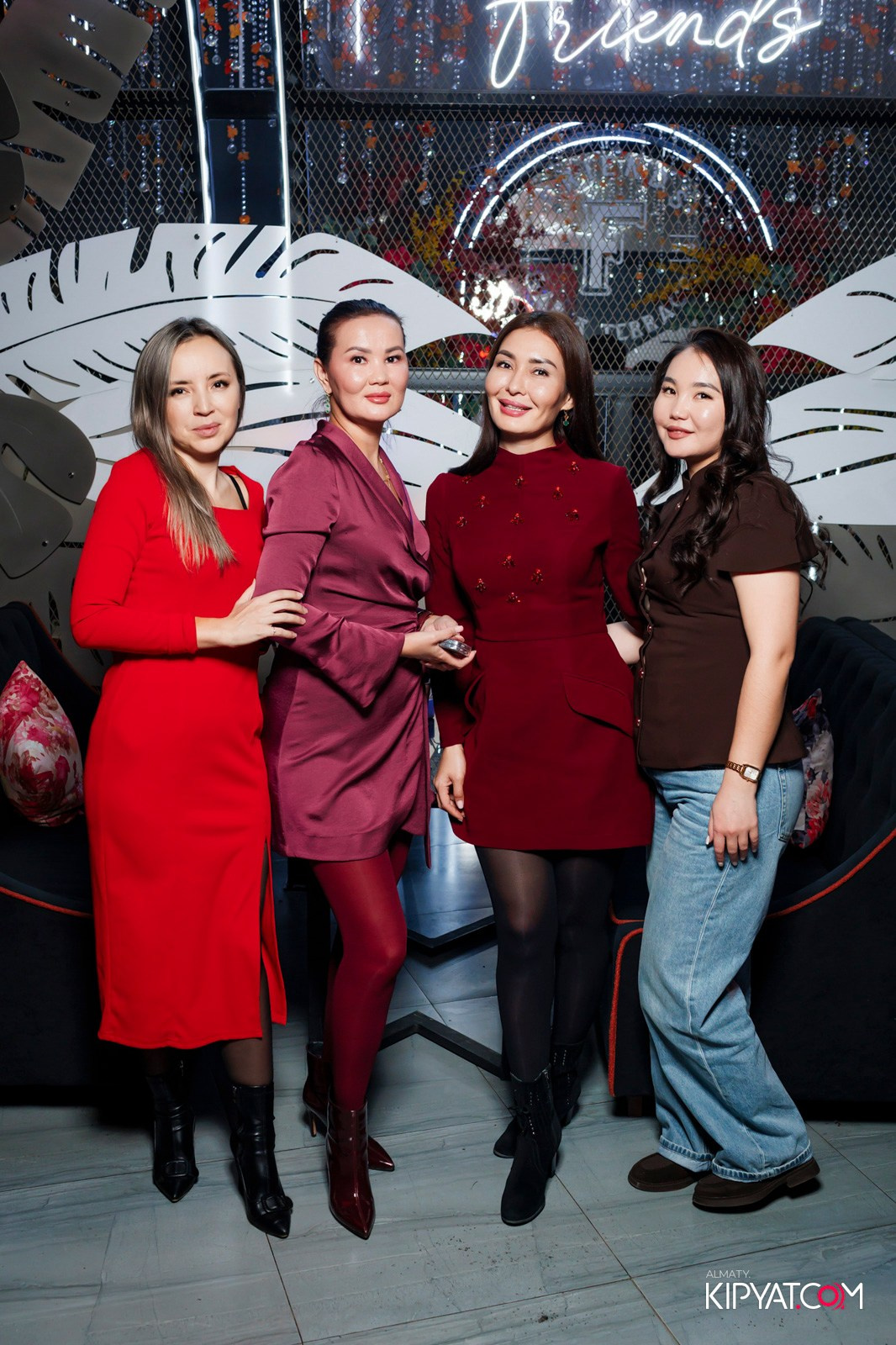 FRIENDS BAR & TERRACE. КИПЯТКОМ АЛМАТЫ!