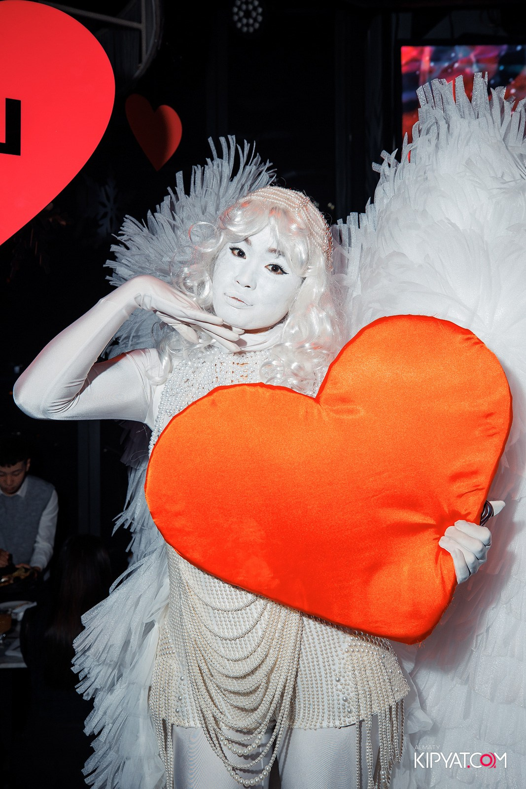 FRIENDS BAR & TERRACE. КИПЯТКОМ АЛМАТЫ!