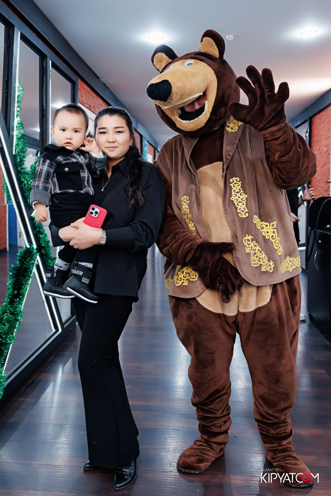 УХО И МЕДВЕДЬ НА САИНА. КИПЯТКОМ АЛМАТЫ!