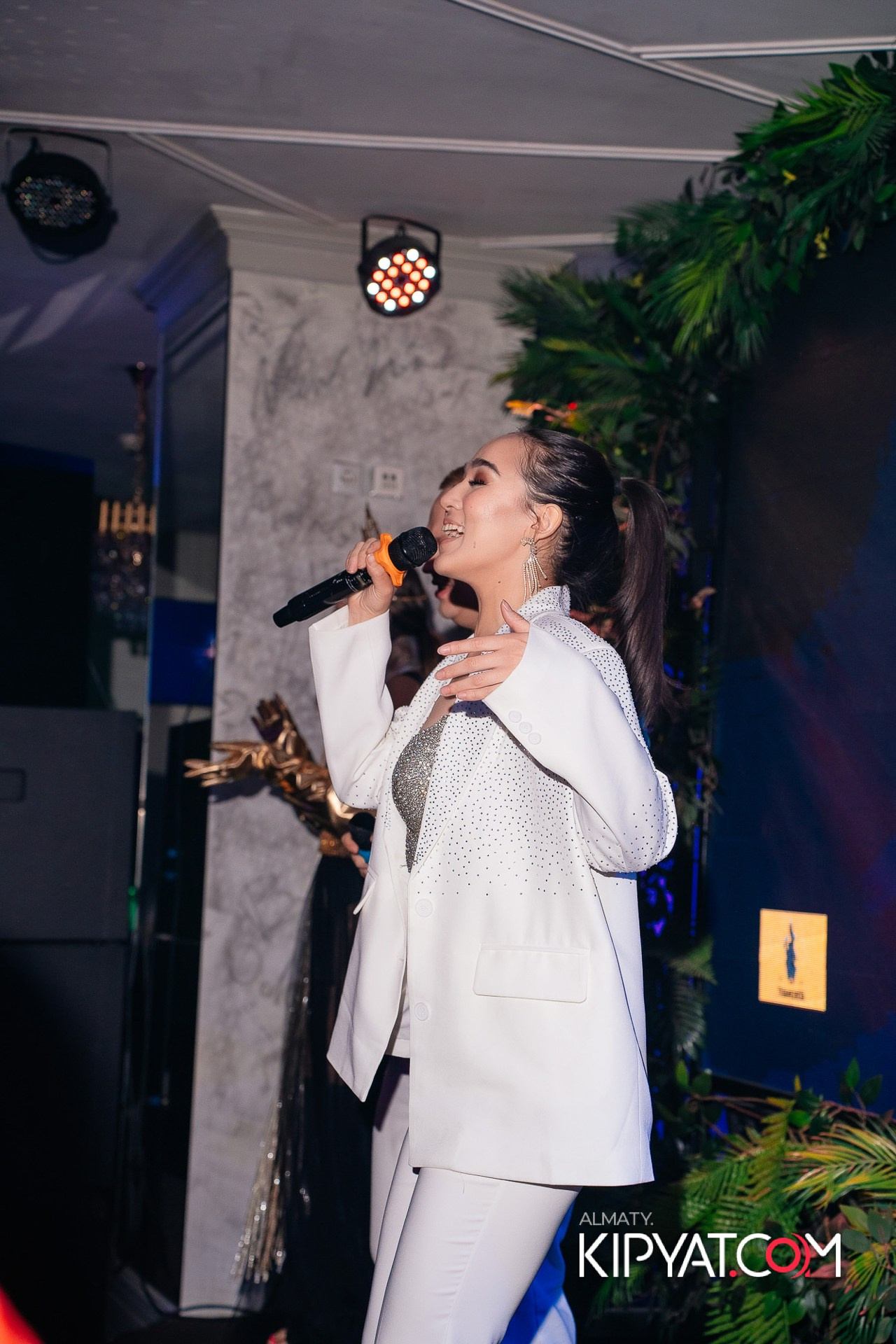 Ухо и Медведь на Курмангазы. КИПЯТКОМ АЛМАТЫ!