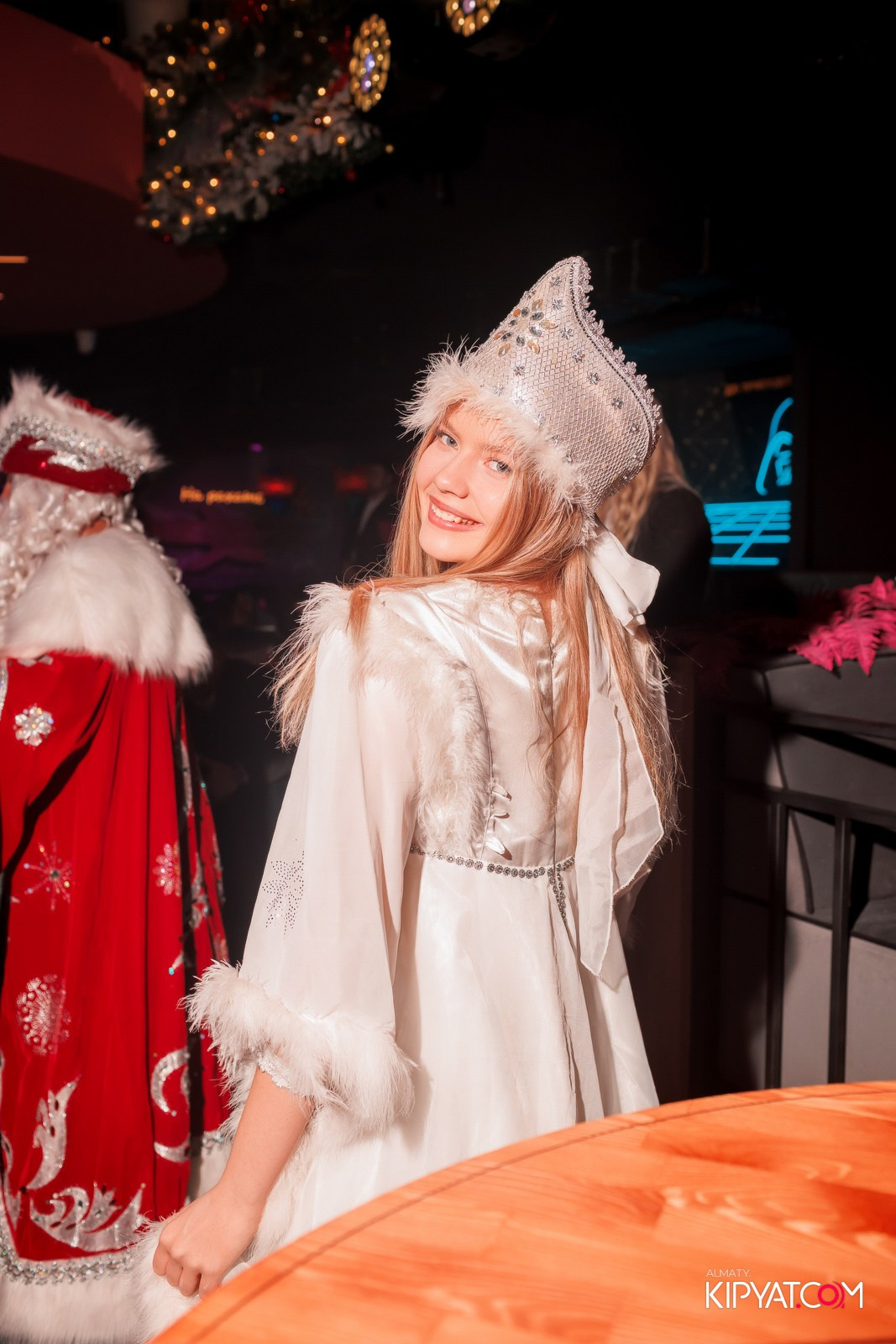 FITNESS ЁЛКА в ночном клубе SANTA BARBARA. КИПЯТКОМ АЛМАТЫ!