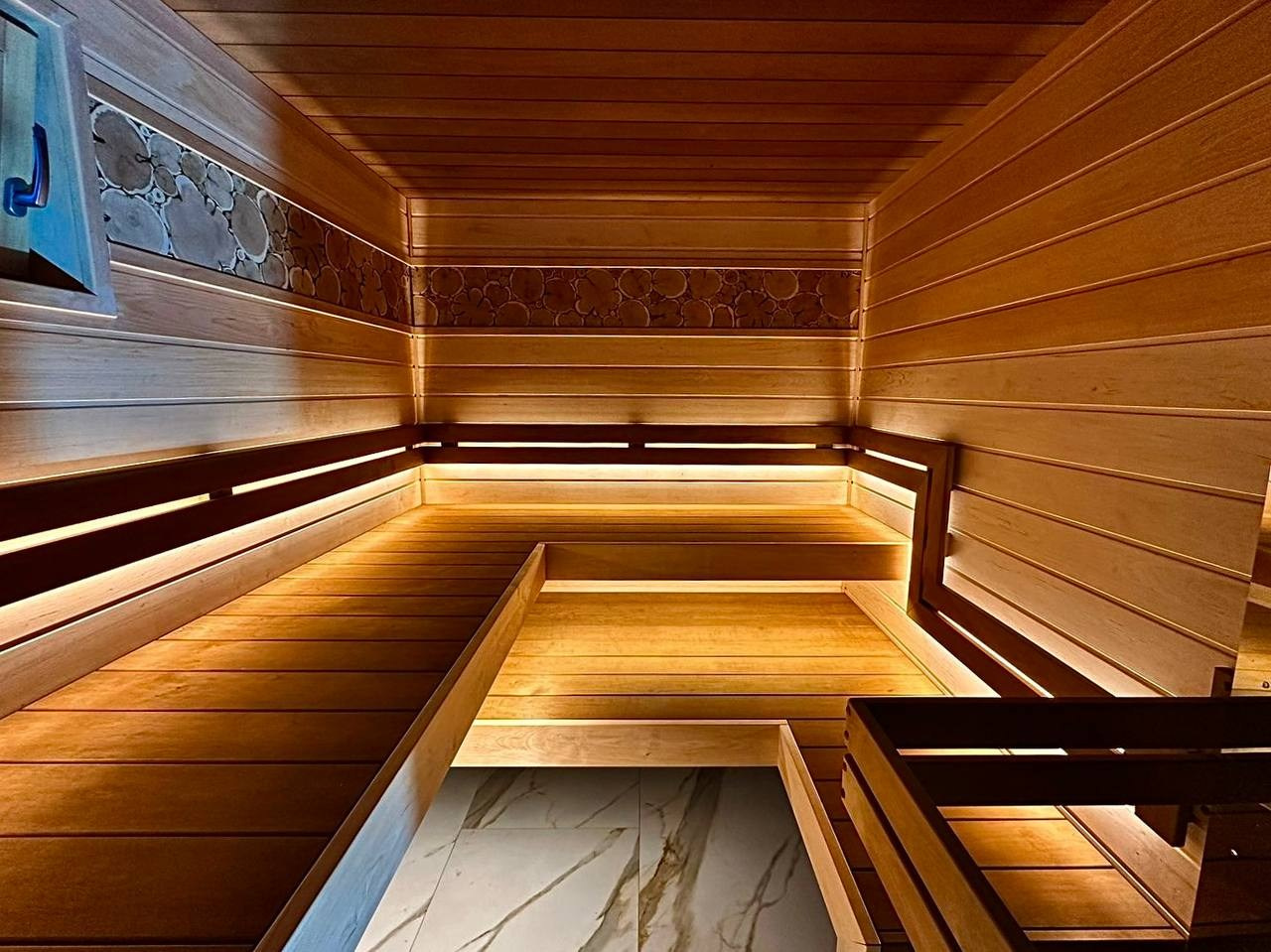Сауна в Ольшаниках: просторный верхний полог для жаркого пара и уютный нижний — для юных ценителей бани. SaunaTopMasters