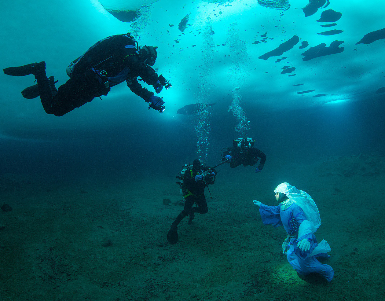 ISO 1600, F8, 1/125 с, 16.0 мм