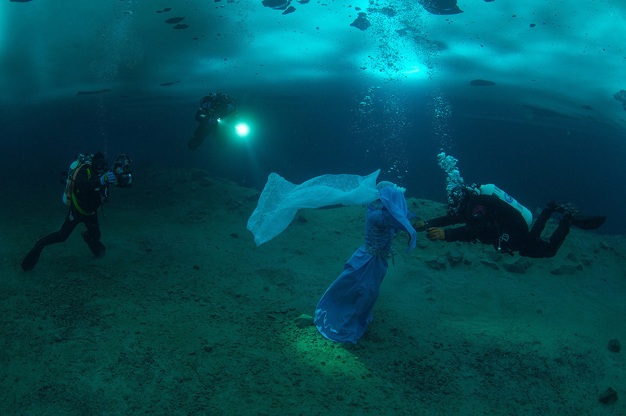 ISO 1600, F8, 1/125 с, 16.0 мм