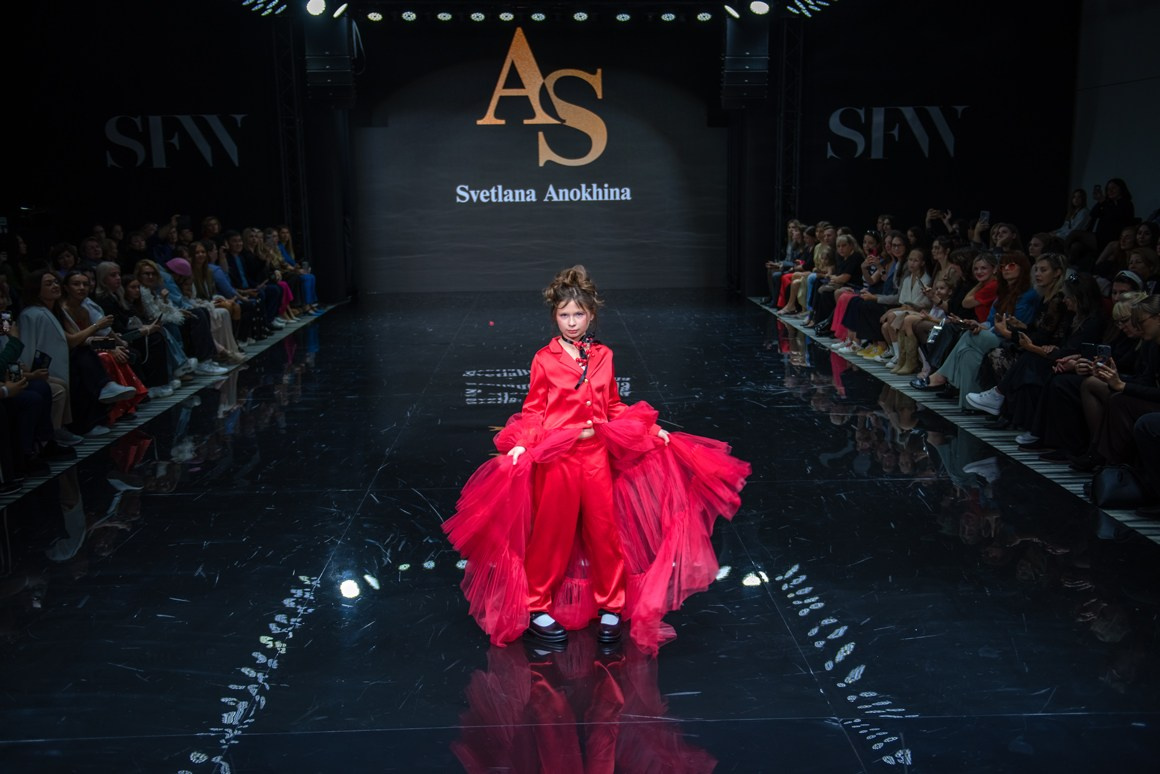 SochiFashionWeek2024 дизайнер Анохина Светлана. Семейный и коммерческий фотограф в Сочи Александр Бодунов