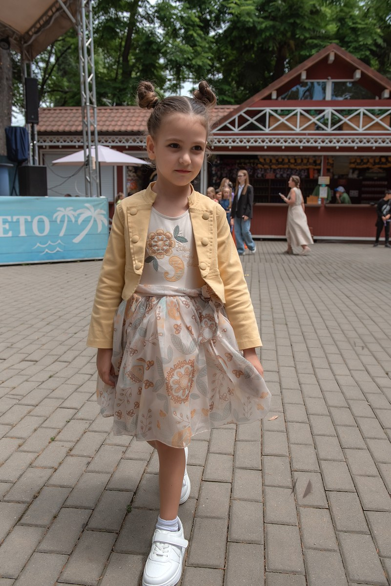 Парк Ривьера дефиле HAPPYkids. Семейный и коммерческий фотограф в Сочи Александр Бодунов
