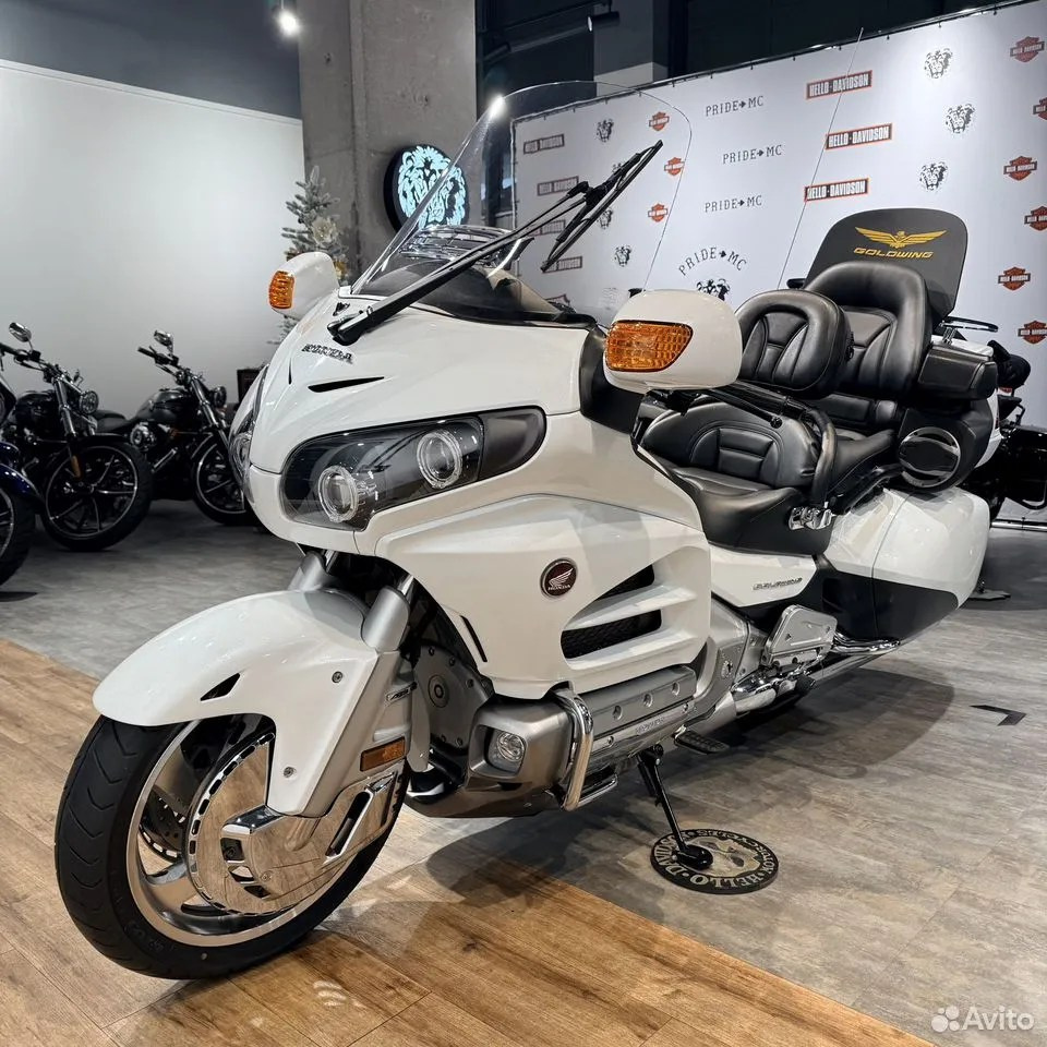 2017 honda Goldwing (White Pearl). Hello Davidson, Москва. Только хорошие мотоциклы…