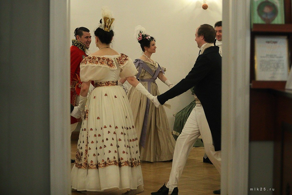 Рождественский бал. Mik25