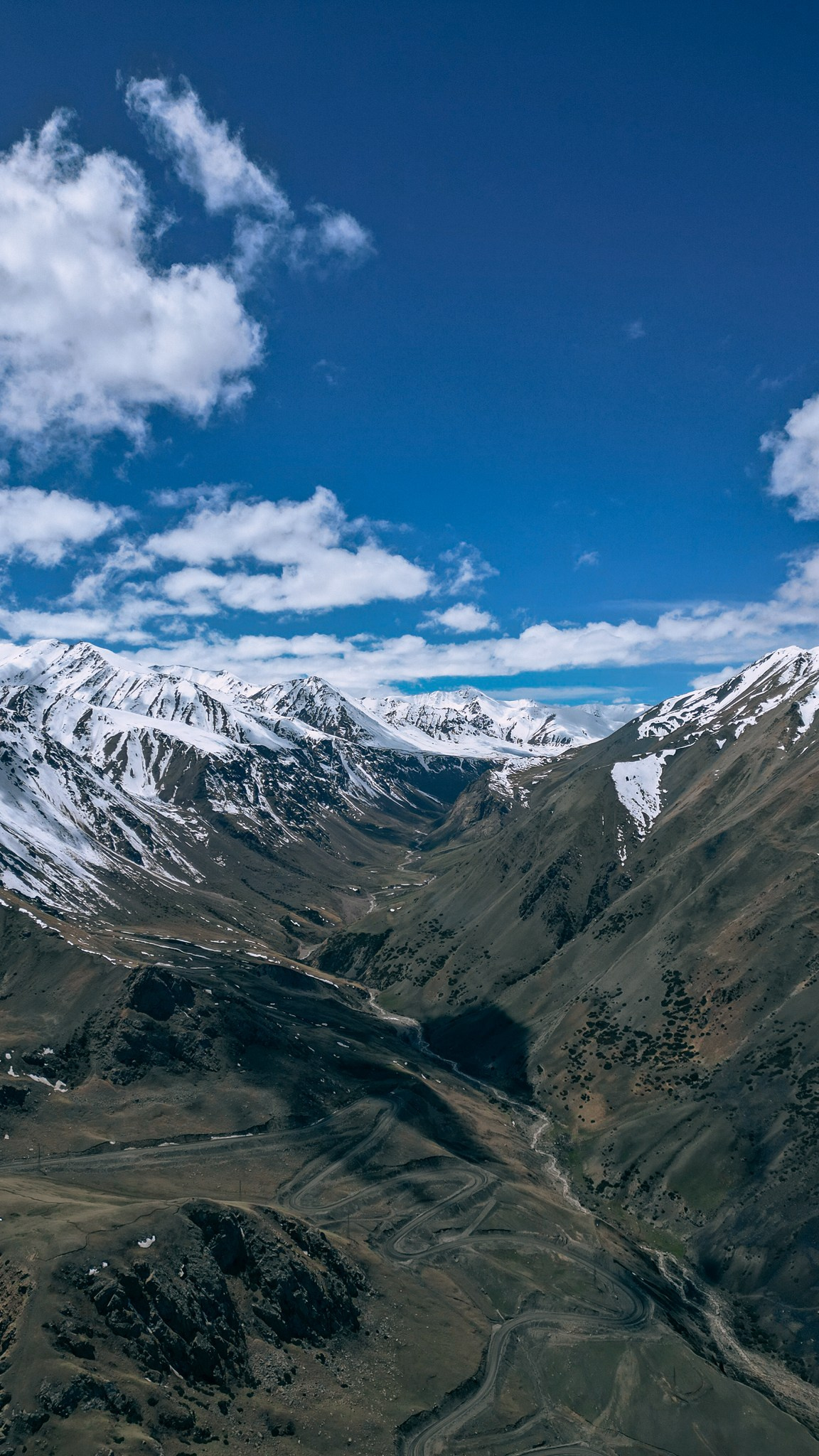 Кыргызстан. Человек с фотокамерой