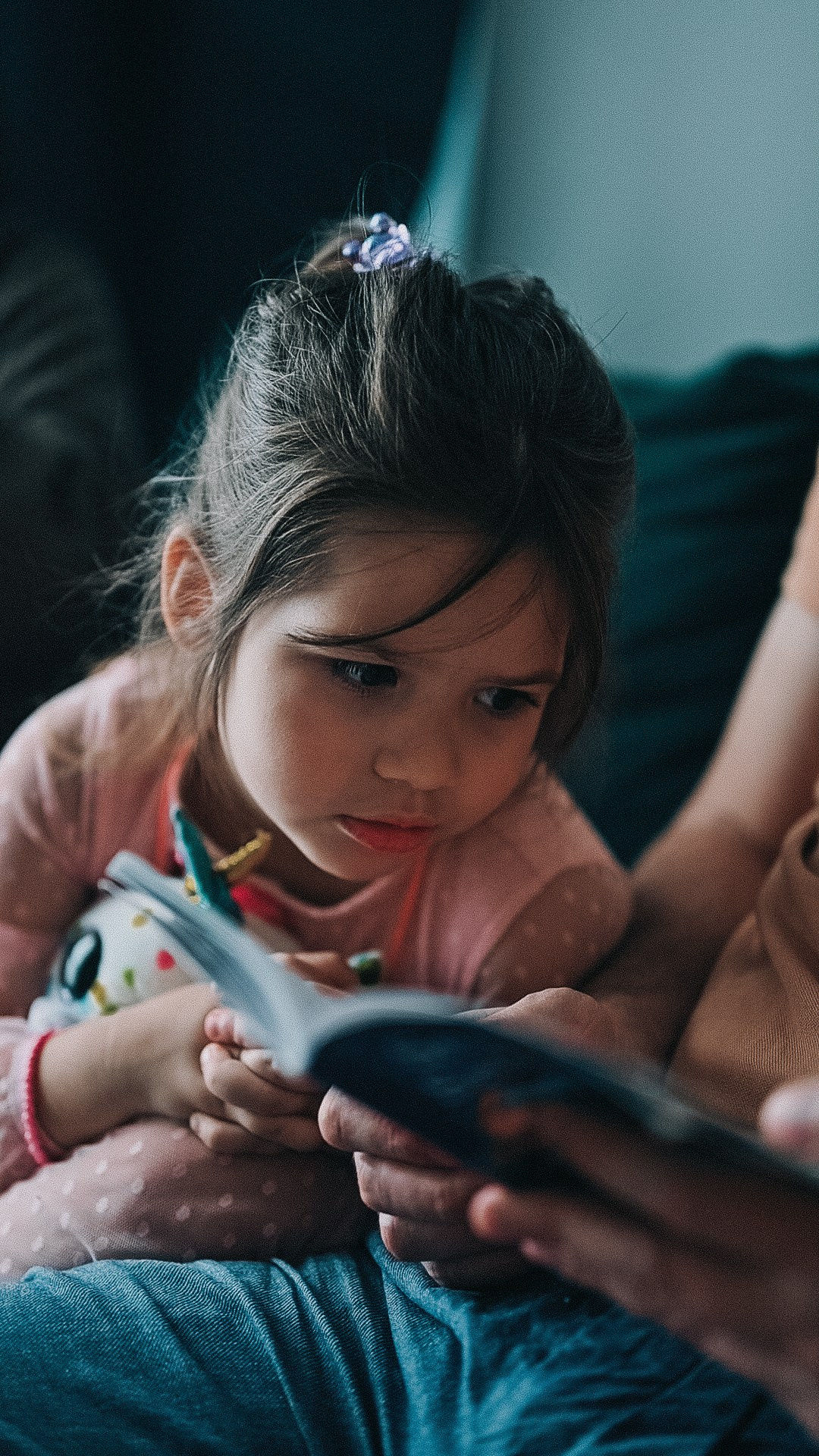 Семейное утро. Ксения, Михаил, Элиза, Даниэль. Семейный фотограф в Москве Дарья Пузикова