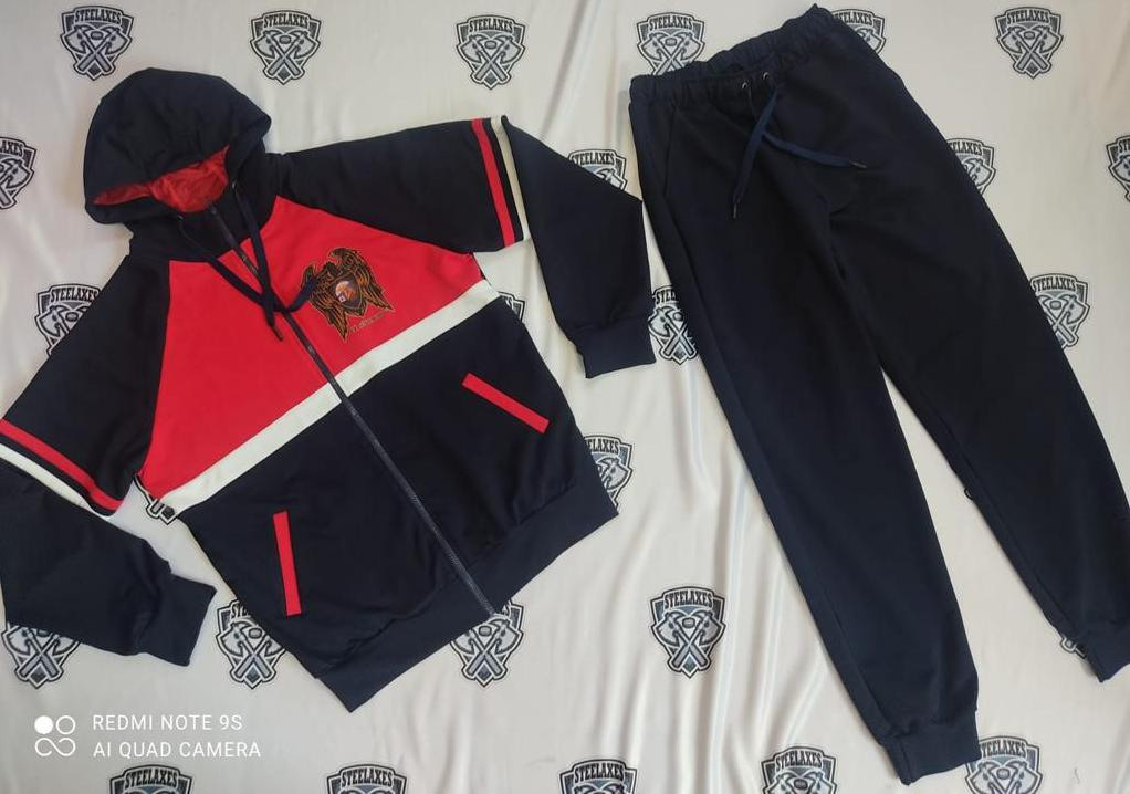 Спорт, одежда, спортивная одежда, бомбер, красная машина, команда