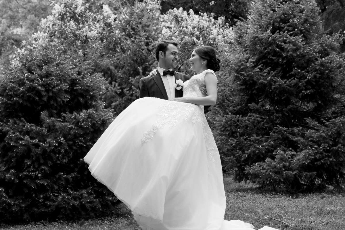 Парная, Love story, Свадебная. BWstudio — фотостудия черно-белой фотографии Алматы. Фотограф Алматы. Фотостудия Алматы