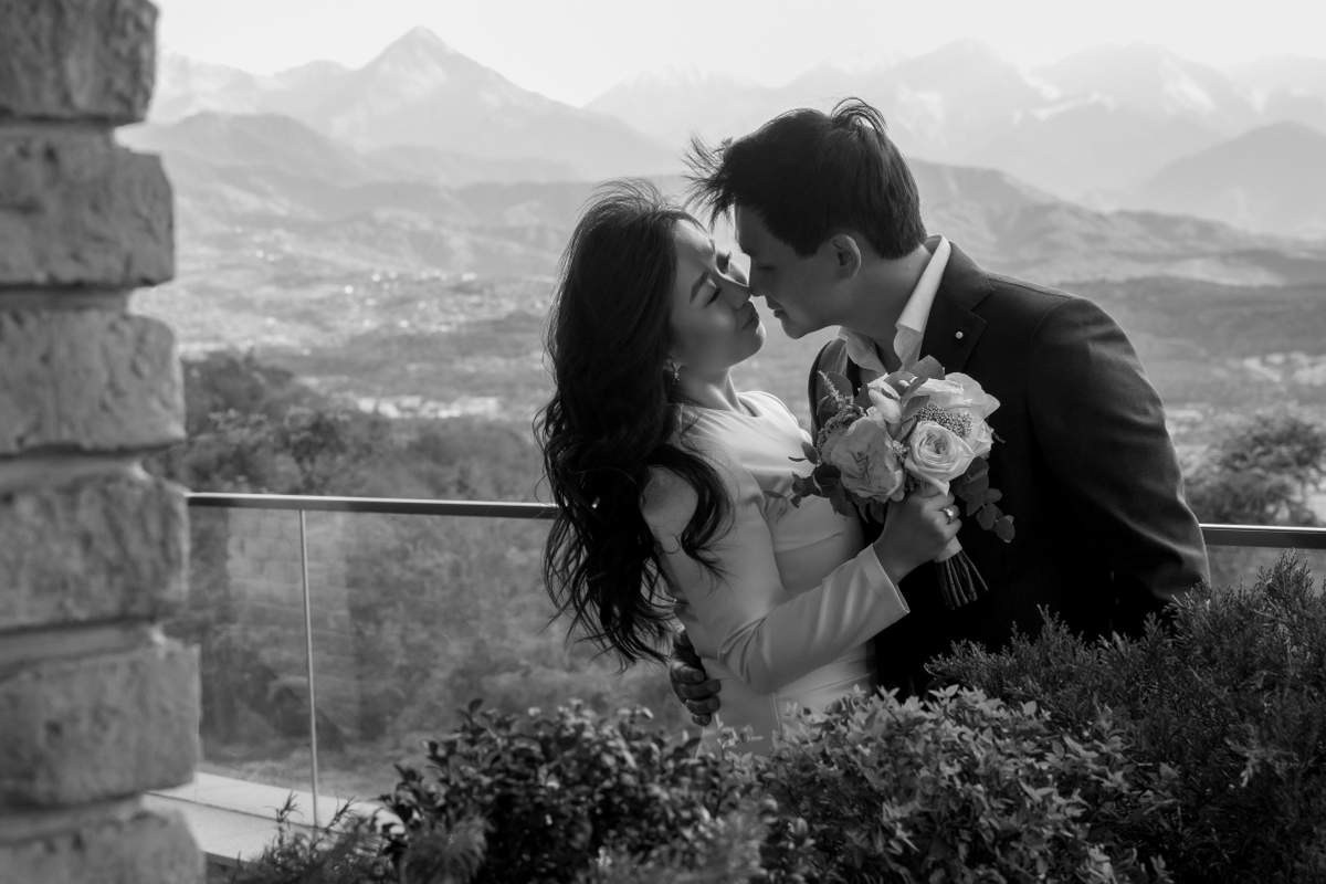 Парная, Love story, Свадебная. BWstudio — фотостудия черно-белой фотографии Алматы. Фотограф Алматы. Фотостудия Алматы