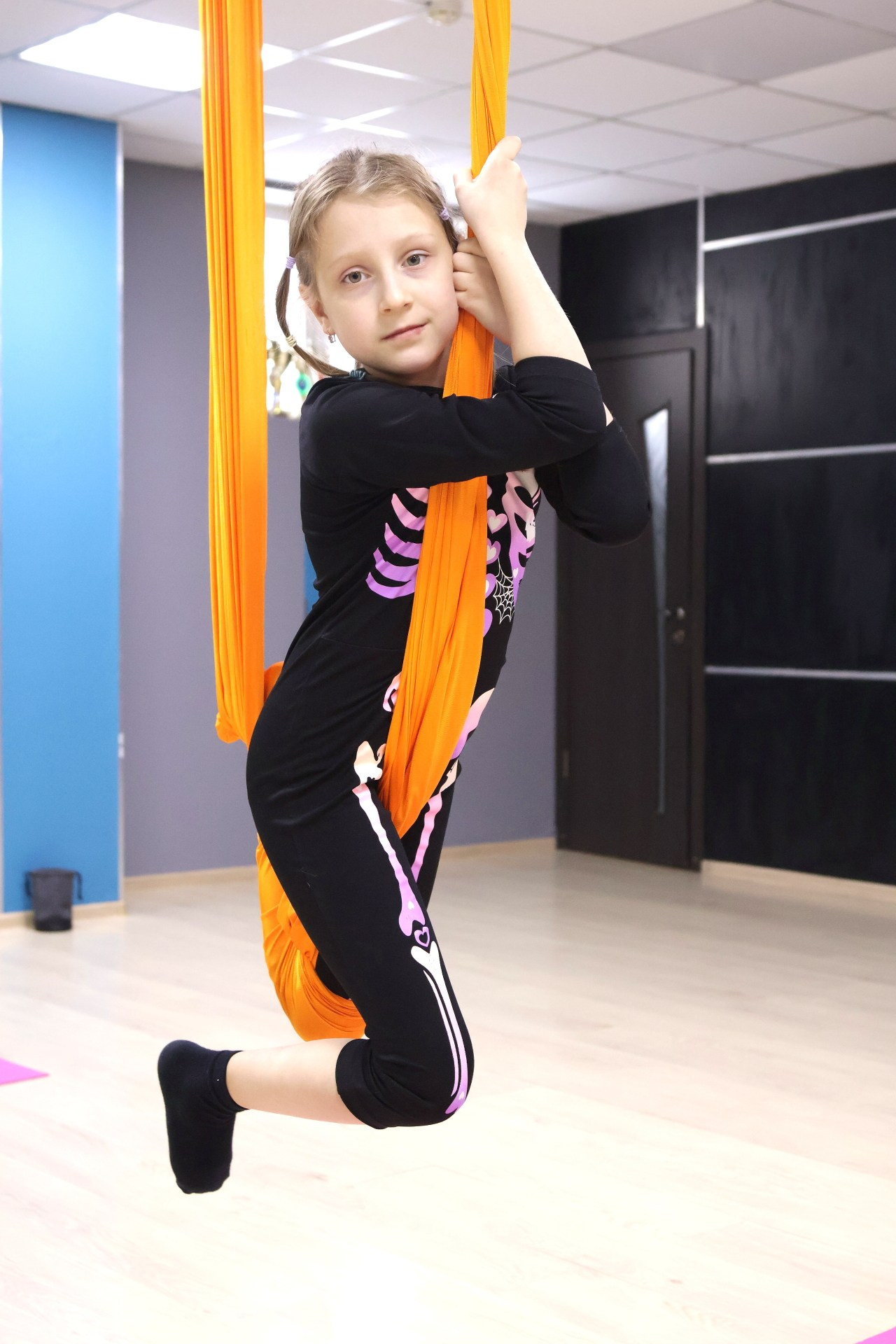 Фотосъемка занятия по фитнесу в гамаках. Спортивный и репортажный фотограф Ермакова Светлана