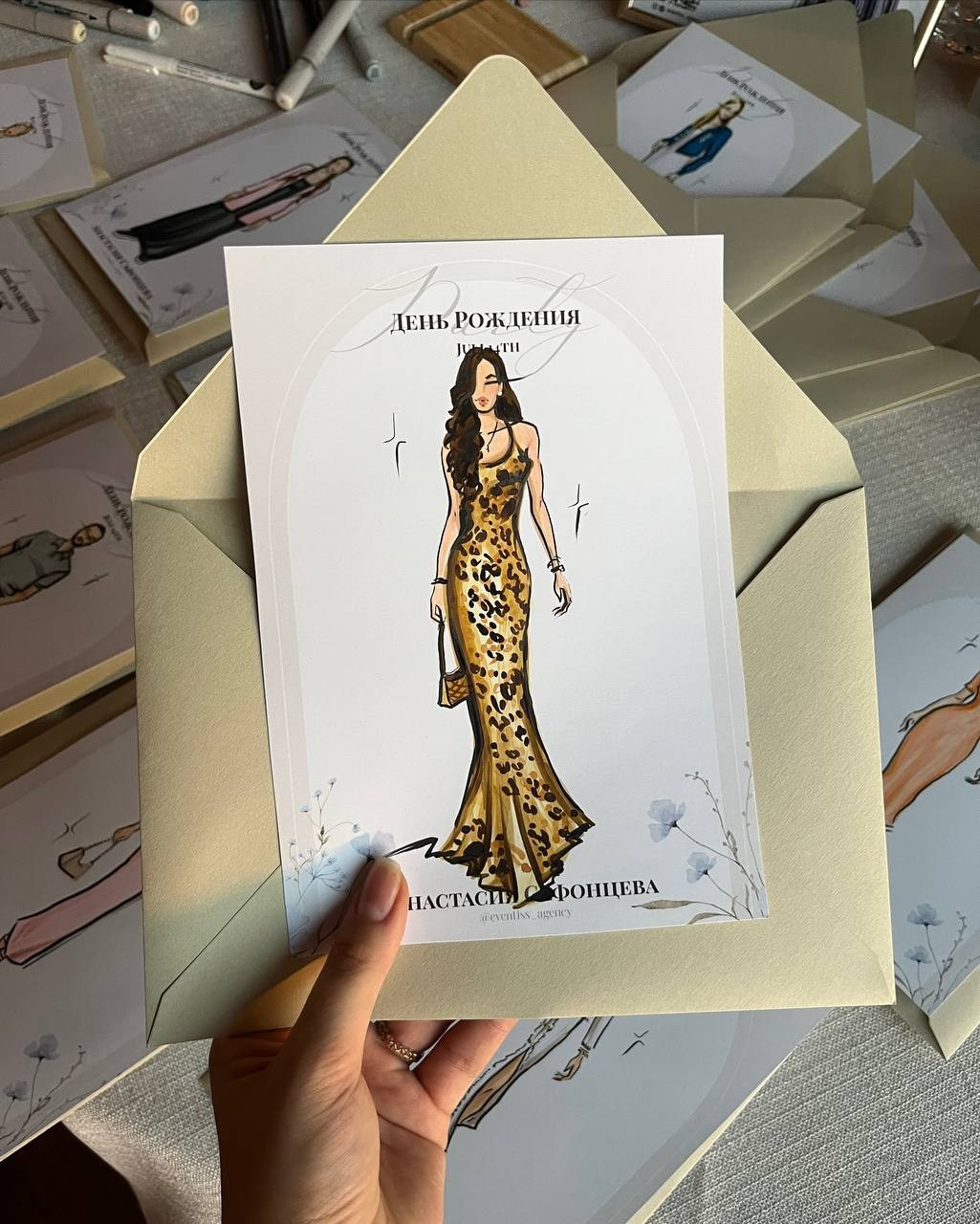 Модные фэшн скетчи на мероприятия. Eventiss art agency| Художники и арт-услуги на мероприятие Москва и МО