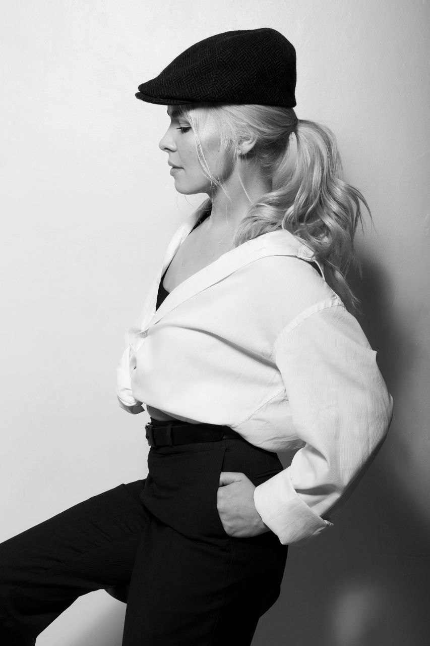 Женский портрет. Женский фотограф в Санк-Петербурге и Москве — фотосессия девушки в студии, портрет, фотосъемка