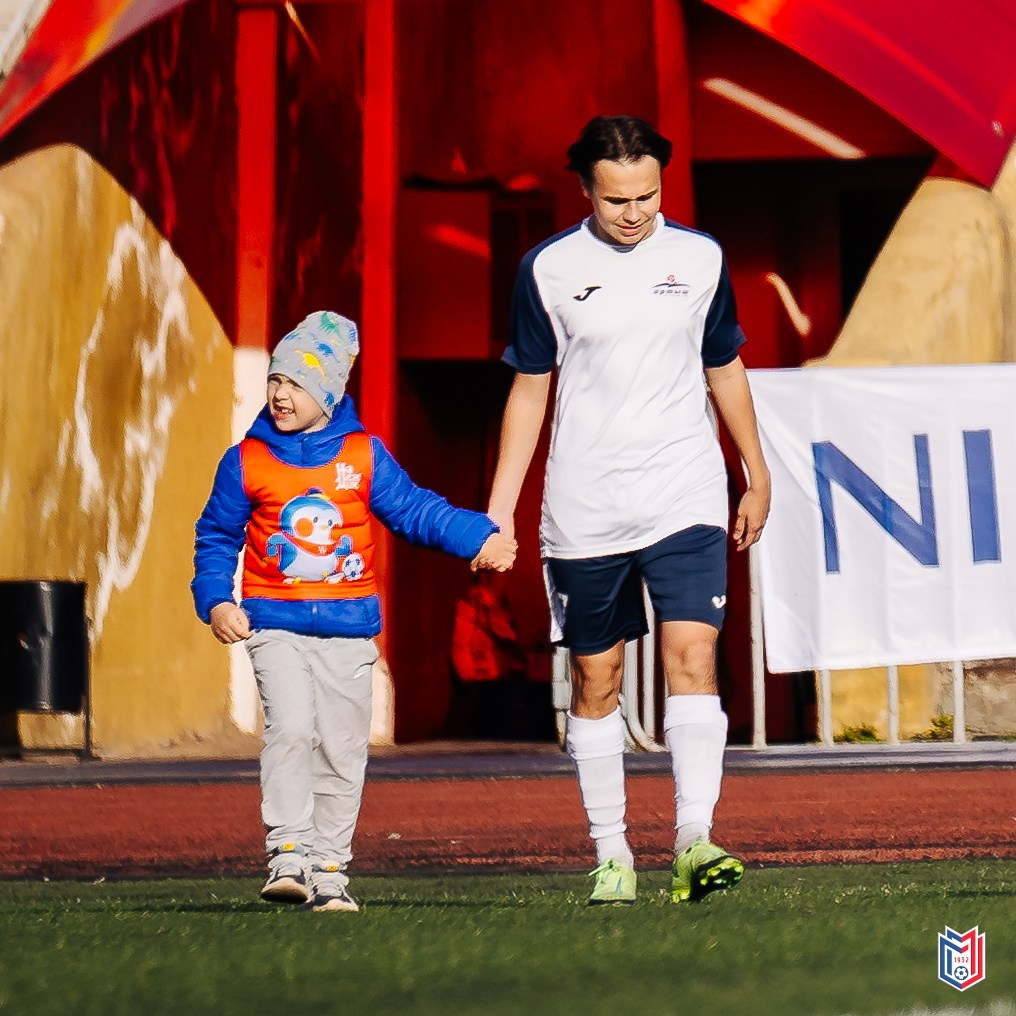 ФК «Металлург-Магнитогорск» — «СибГУФК Иртыш-2» // 21.09.24. Денис Прохоров Фотограф в г. Магнитогорск