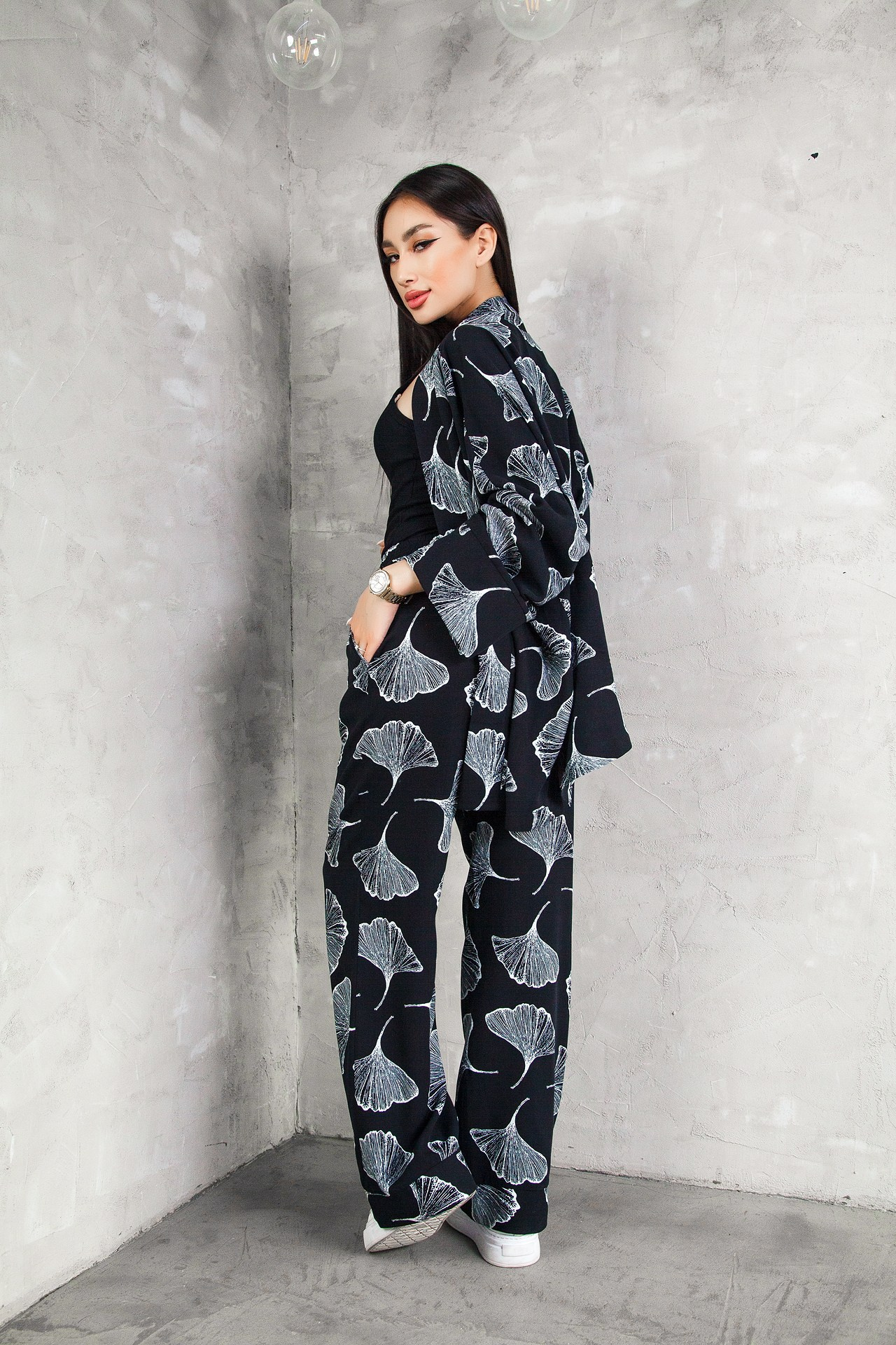 Реклама женской одежды. Натан Супервайзер по Продакшену