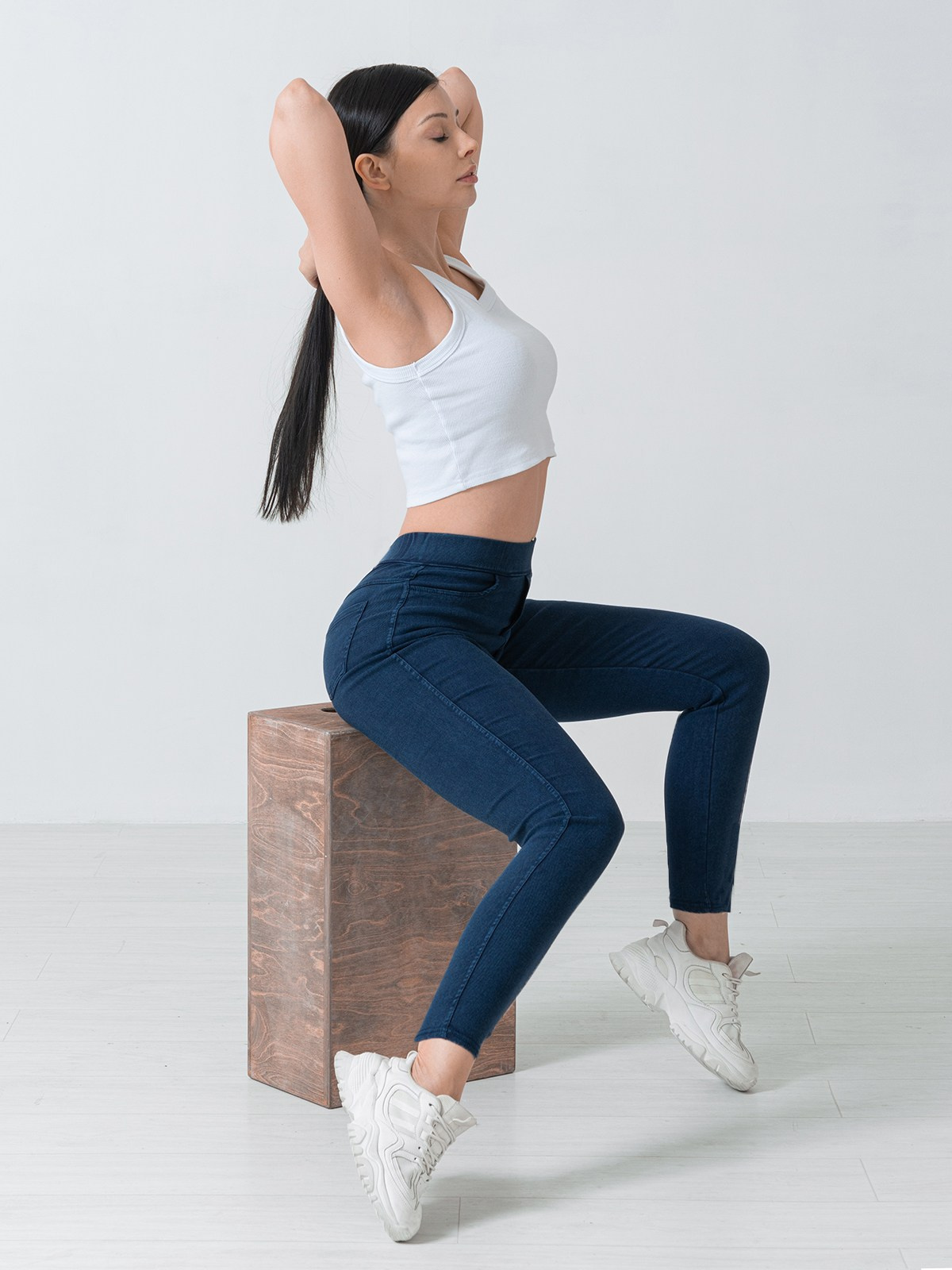 Женские брюки, джинсы. Сборные фотосъёмки в Москве. фотосессии одежды.фотограф