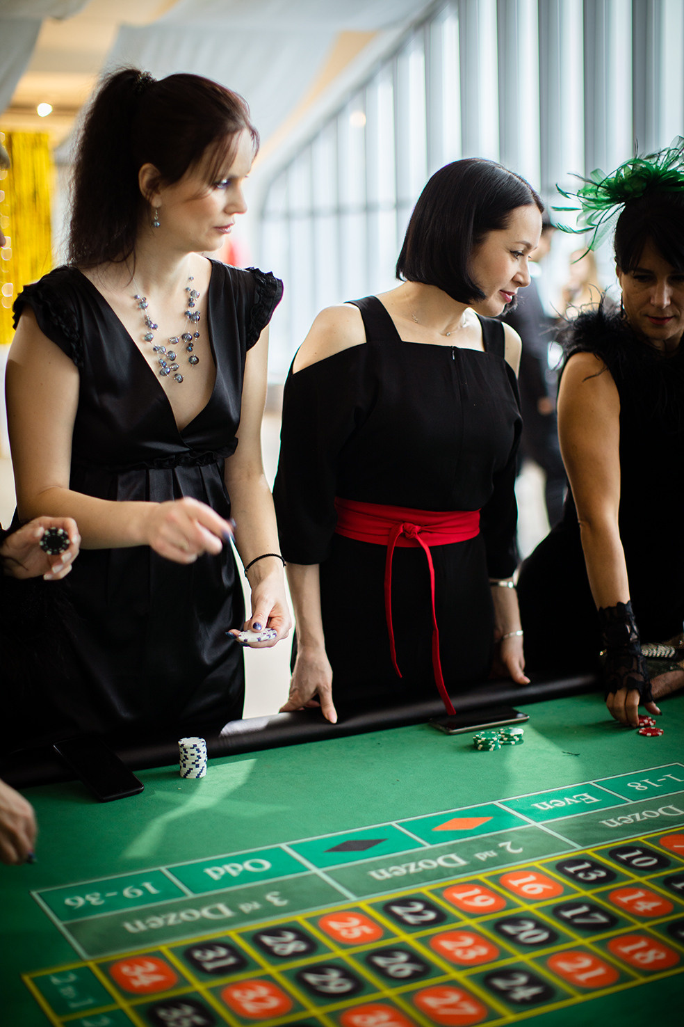 Корпоративная новогодняя фотосессия в стиле «Казино». Фотограф Наталья Штукина