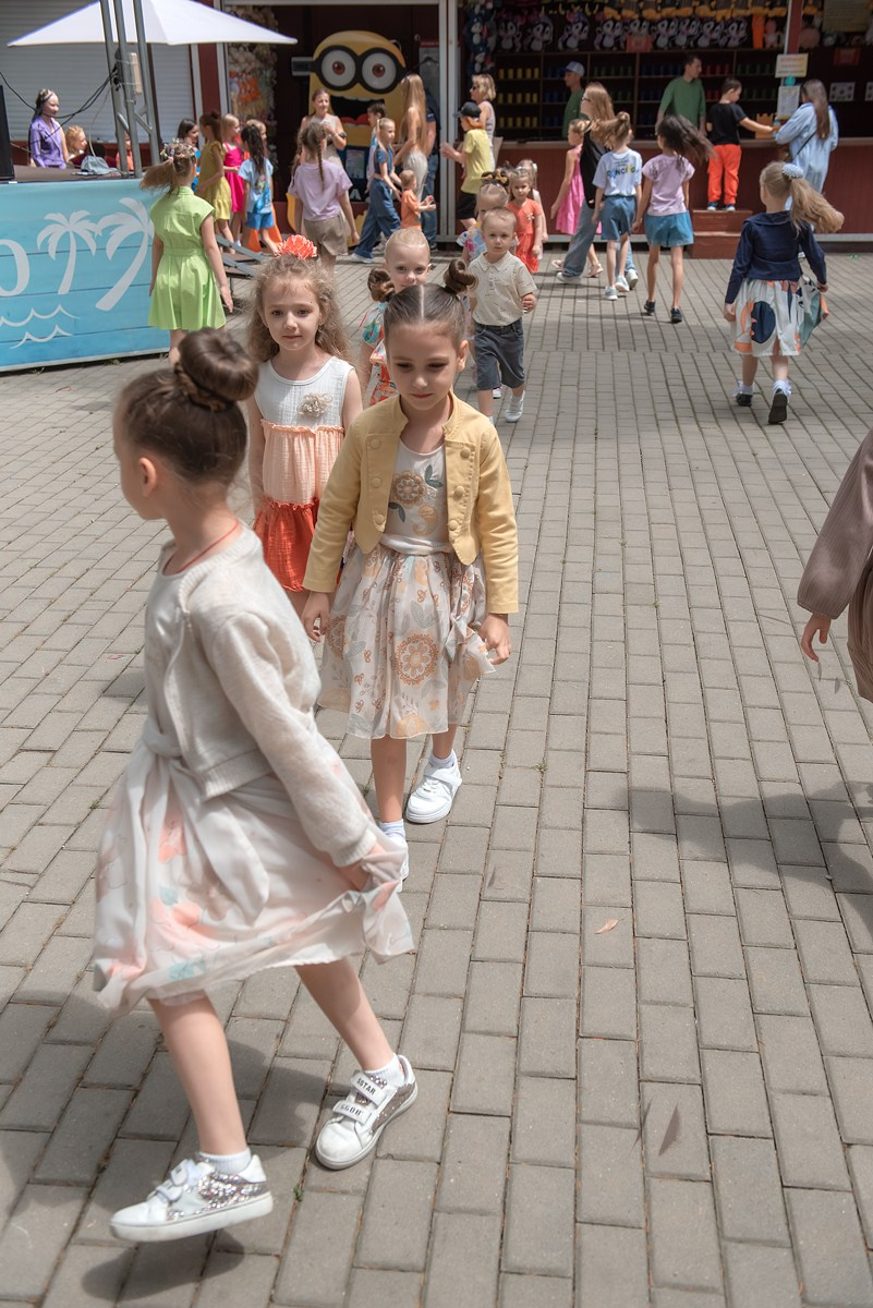 Парк Ривьера дефиле HAPPYkids. Семейный и коммерческий фотограф в Сочи Александр Бодунов