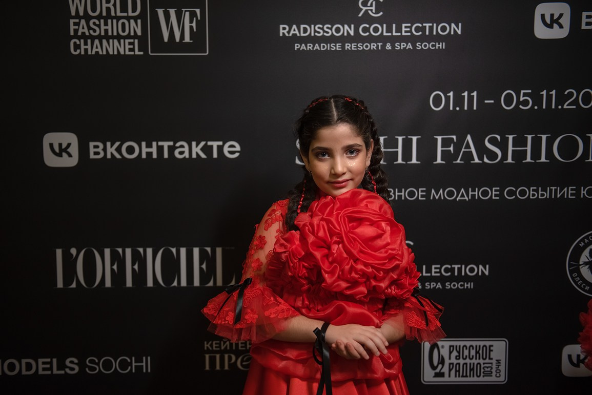 SochiFashionWeek2024 дизайнер Анохина Светлана. Семейный и коммерческий фотограф в Сочи Александр Бодунов