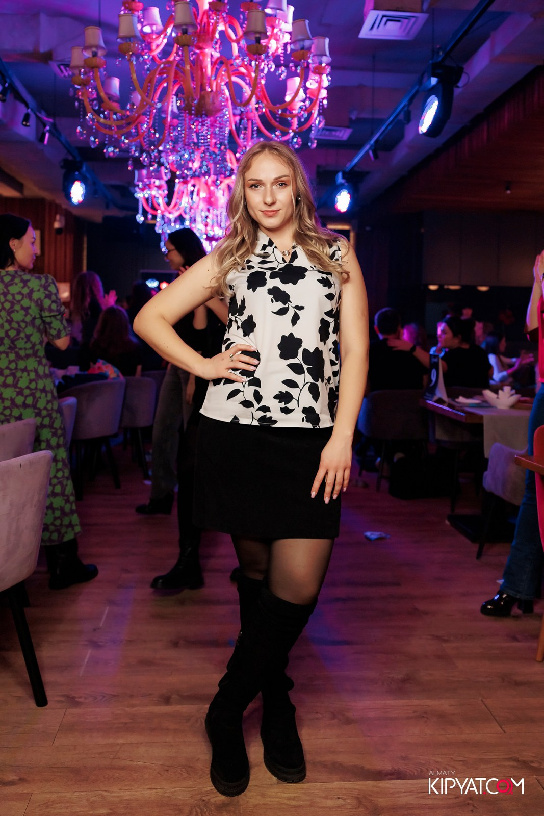 МУЗЫКАЛЬНОЕ ЛОТО В CAVIAR. КИПЯТКОМ АЛМАТЫ! Фотосъемка мероприятий в Алматы